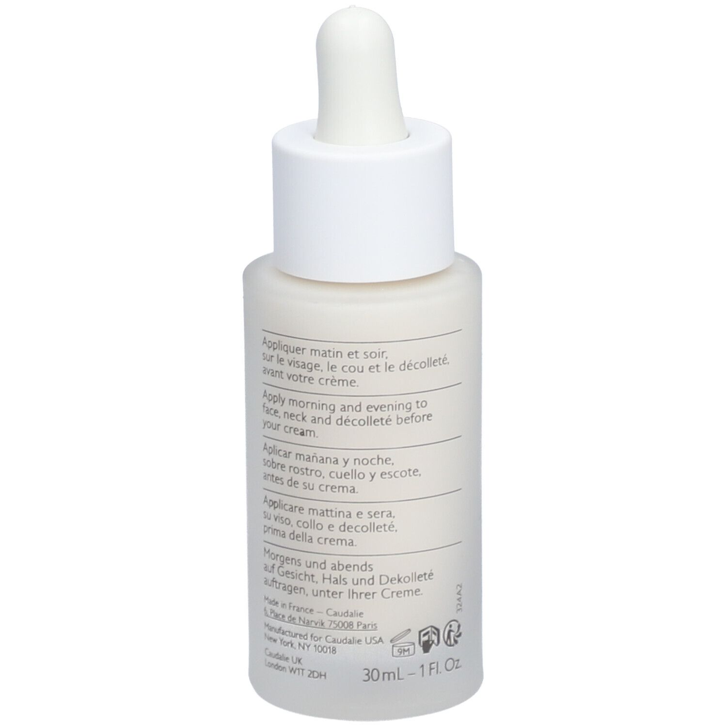 Rückseite der Caudalie Vinoperfect Sérum Éclat Flasche. Text mit Anwendungshinweisen. Weiße Flasche mit weißem Deckel und Pipette.