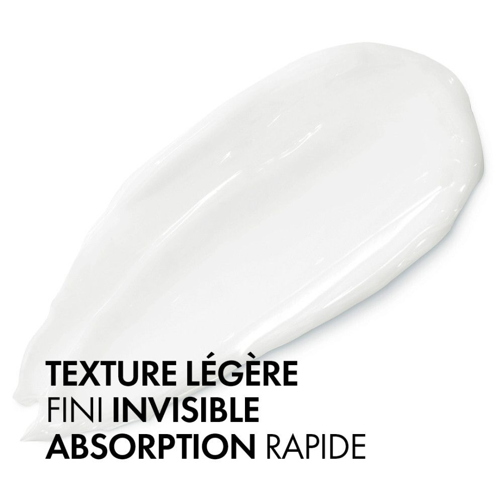 Trace de crème blanche avec texte : Texture légère, fini invisible, absorption rapide.