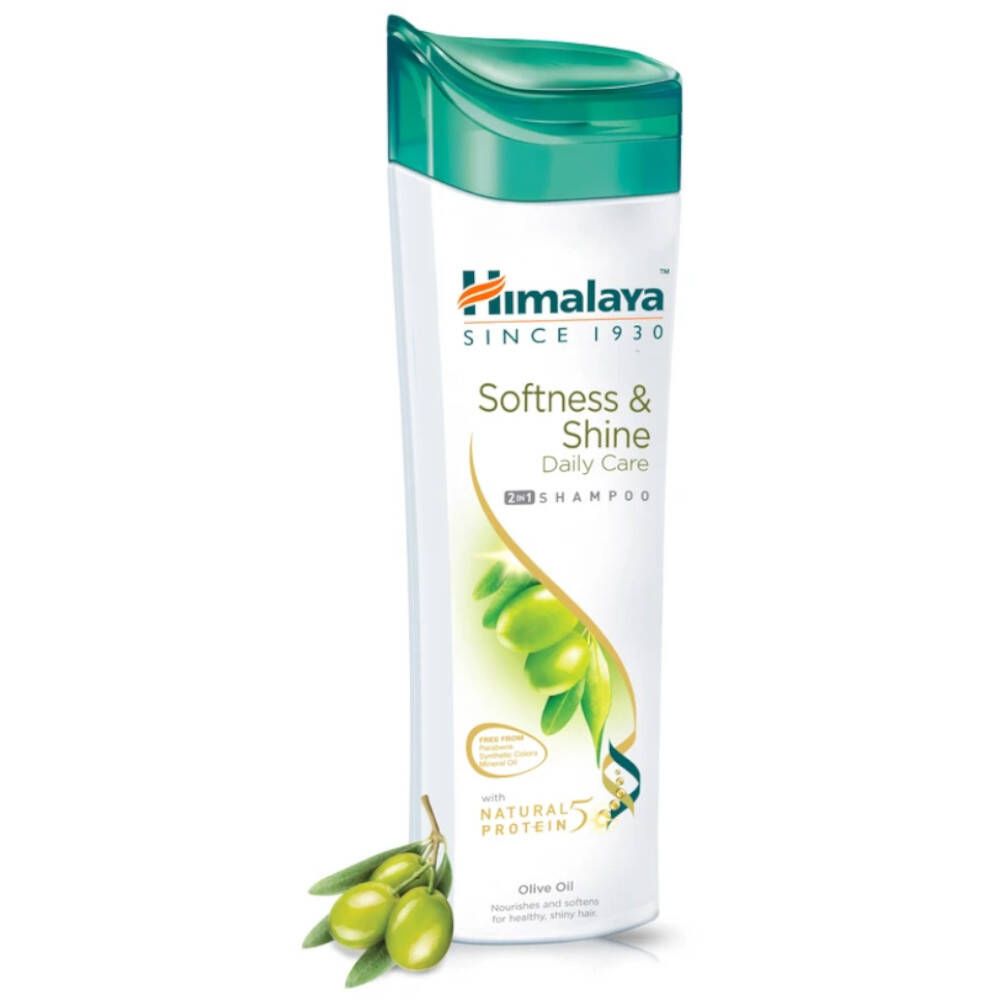 Himalaya Protein Shampoo. Fles met groene dop. Opschrift: Softness & Shine, Daily Care, 2in1 Shampoo. Olijf-illustratie.