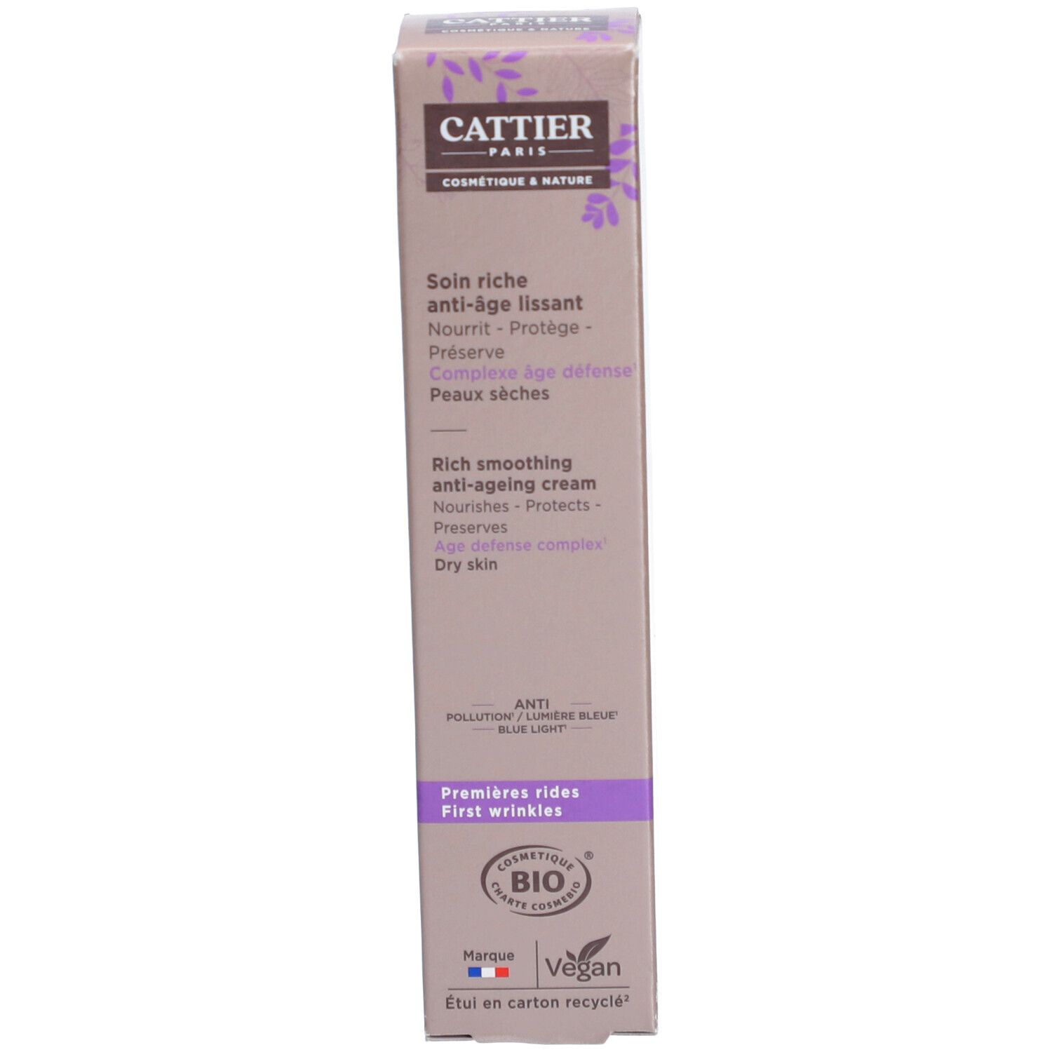 Cattier-Verpackung. Text: Anti-Age, für trockene Haut. Bio-Zertifizierung, vegan. Karton recycelbar.
