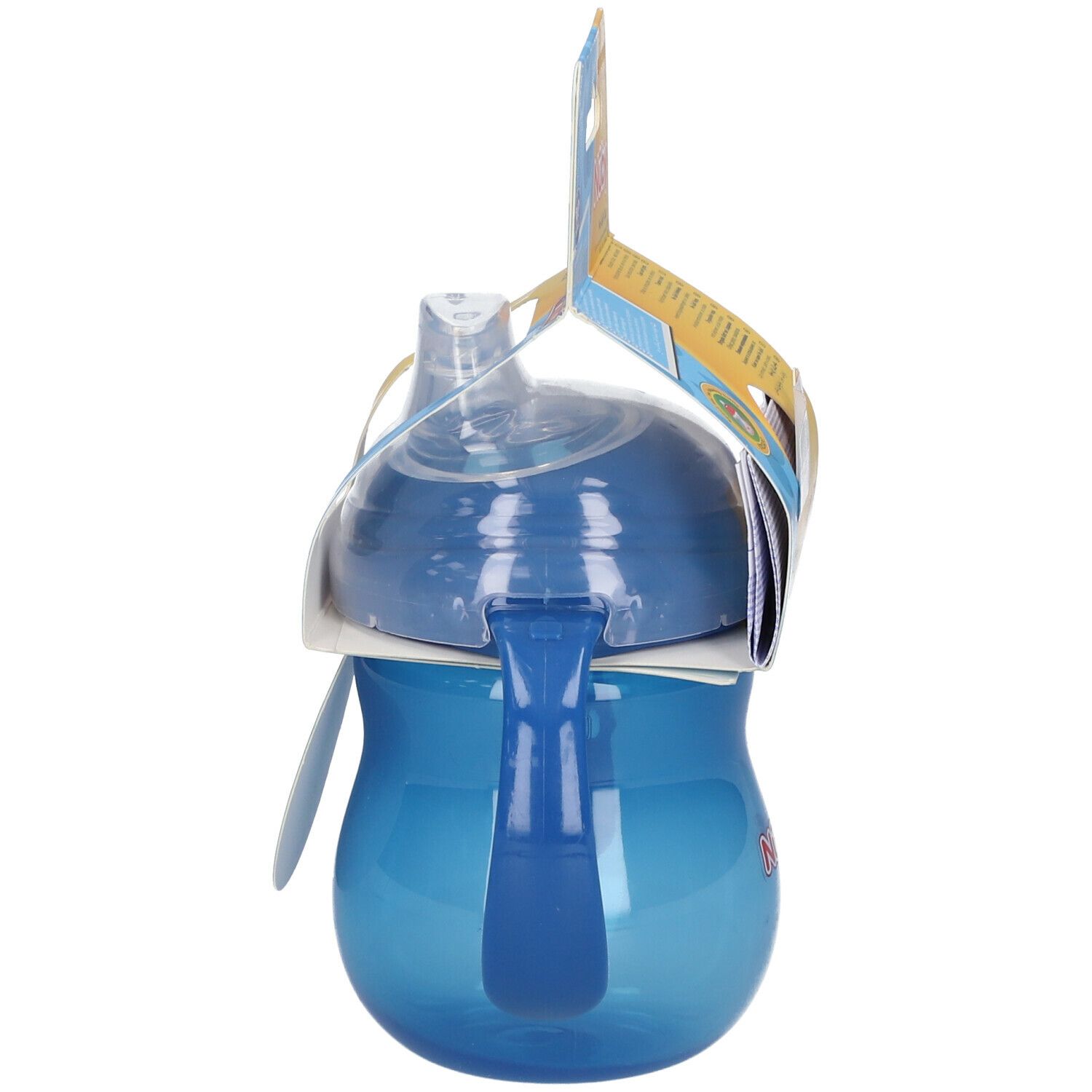 Vue latérale d'un gobelet bleu avec anse et bec. Emballage avec informations produit. La marque Nuby est visible.