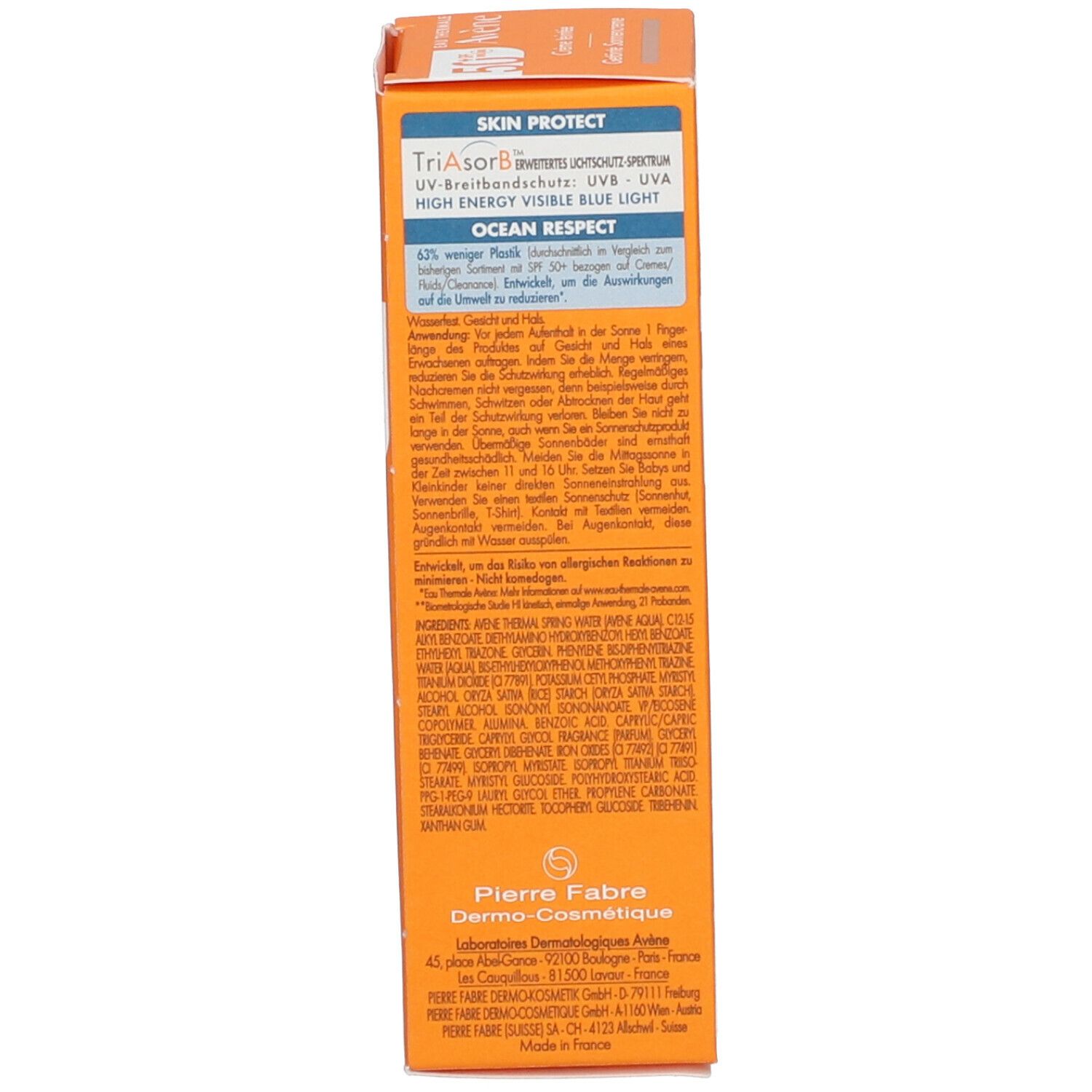 Achterkant van de zonnecrèmeverpakking. Tekst: TriAsorB, Ocean Respect. Ingrediënten, fabrikantinformatie.