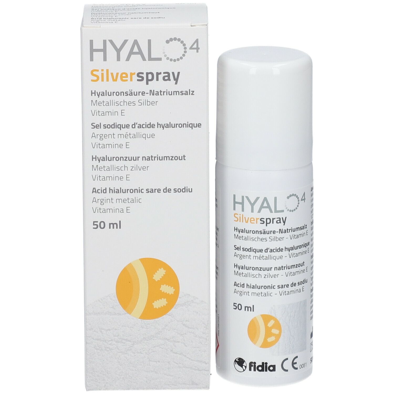Witte spuitfles en doos. Opschrift: HYALO4 Silverspray, ingrediënten, 50 ml. Doos links.