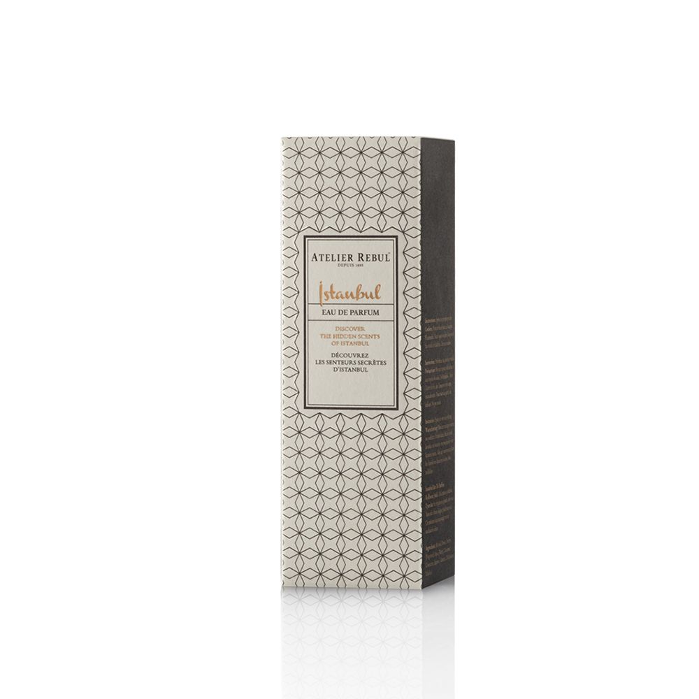 ATELIER REBUL® Istanbul Eau de Parfum. Hohe, rechteckige Verpackung mit Muster. Text auf der Vorderseite.