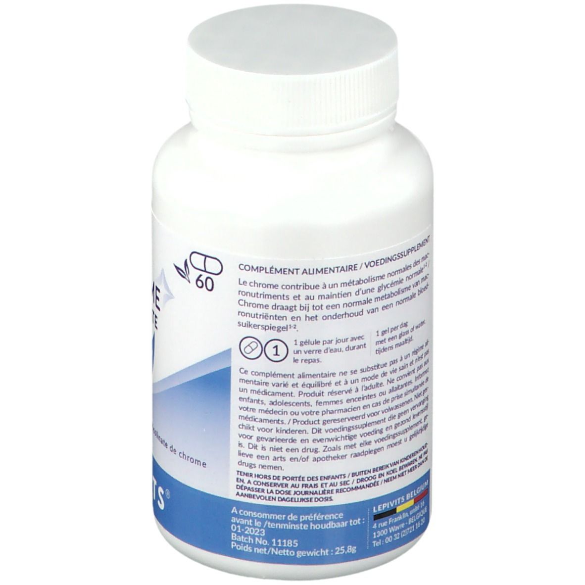 Dos du flacon blanc avec texte. Contient des informations sur les ingrédients et le dosage. Avec numéro de lot et date de péremption.