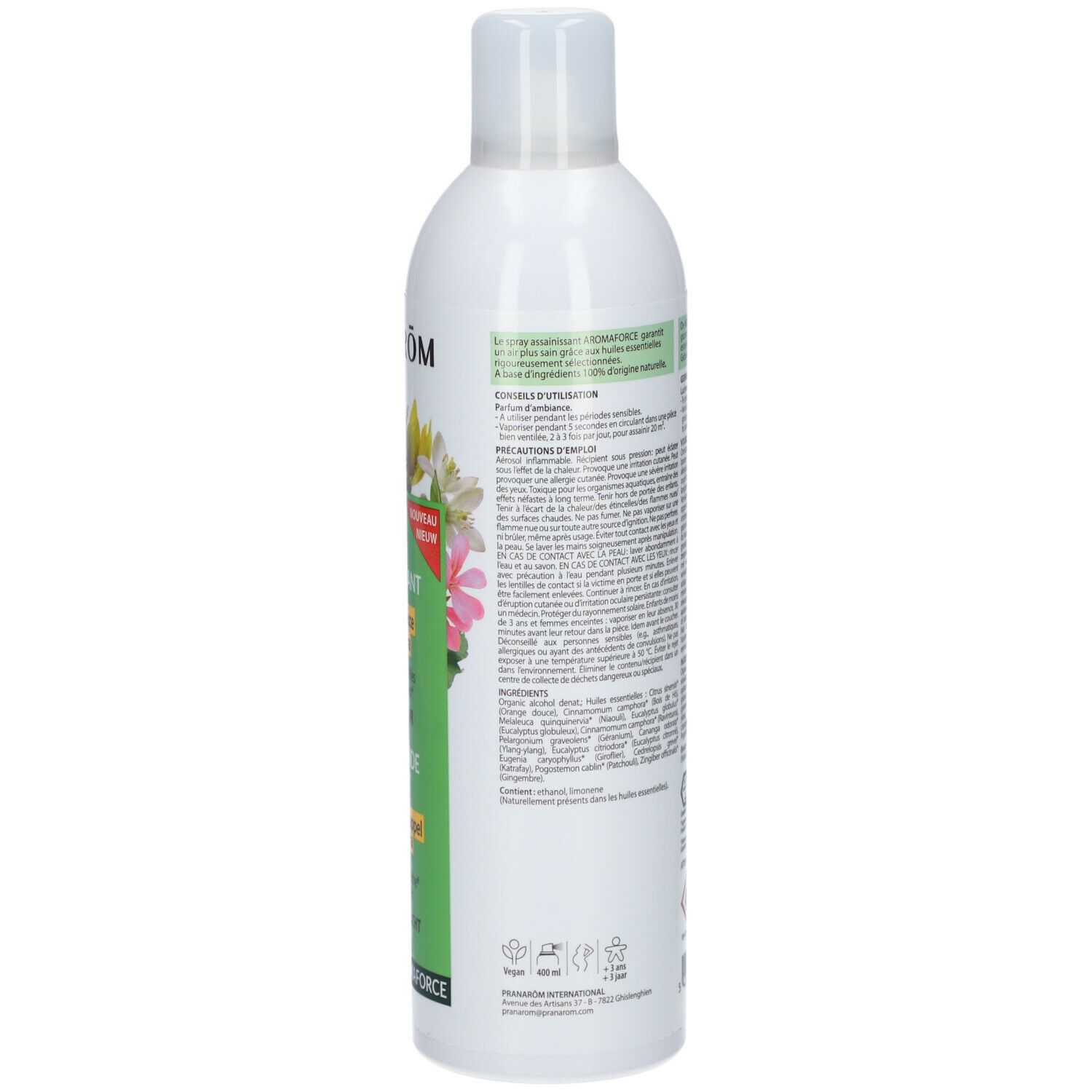 Witte spuitfles, achteraanzicht. Etiket met tekst en pictogrammen. Tekst: Spray Assainissant, Bio, Aromaforce.