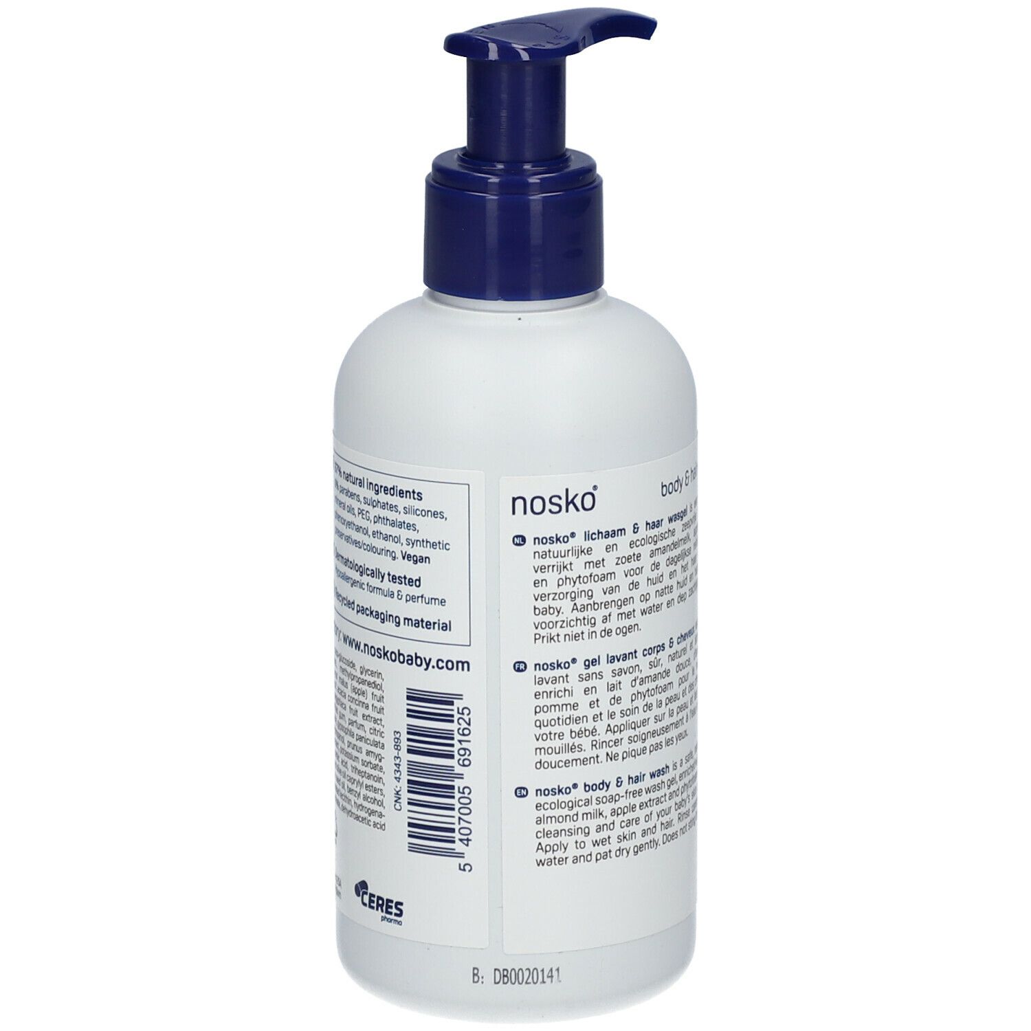 Achterkant van de witte fles met blauwe pomp. Tekst in meerdere talen. Barcode en certificeringen. Productnaam: body & hair wash.