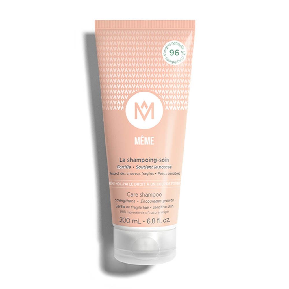 Roze tube met witte dop. Opschrift: MÊME, Le shampooing-soin, 200 ml. 96% ingrediënten van natuurlijke oorsprong.