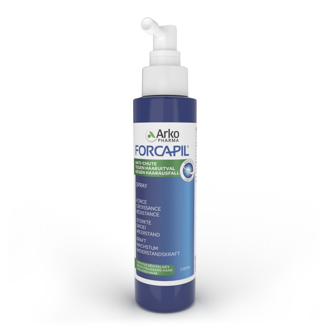 Blauwe Sprayflasche mit weißem Sprühkopf. Aufschrift FORCAPIL Anti-Haarausfall Spray. Mit Zertifizierung.