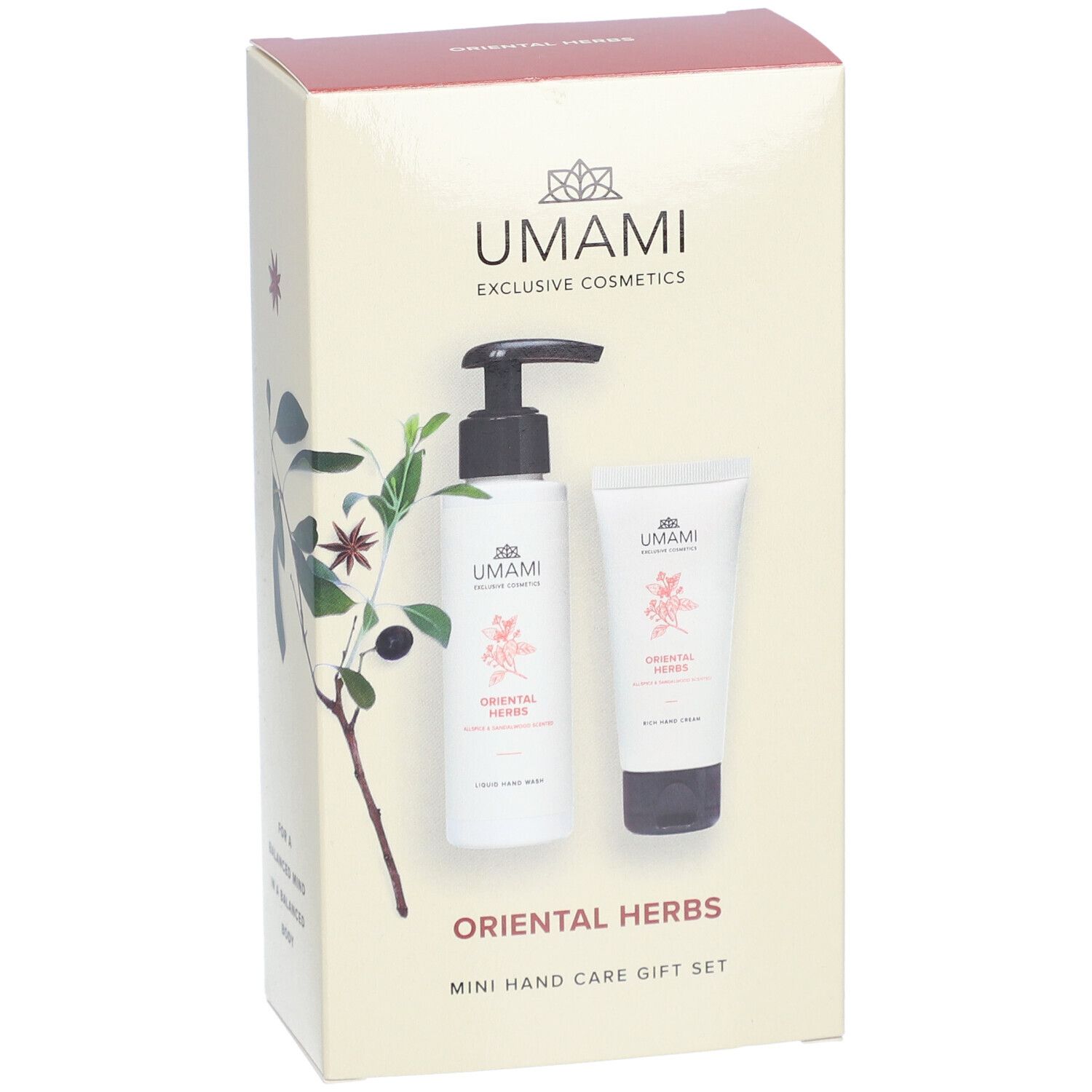 Geschenkset mit zwei Produkten. Eine Flasche mit Pumpe und eine Tube. Aufdruck: UMAMI, ORIENTAL HERBS, MINI HAND CARE GIFT SET.