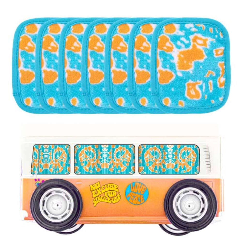 Zes blauwe, rechthoekige doekjes met oranje patroon. Daaronder een oranje busverpakking met wielen en opdrukken.