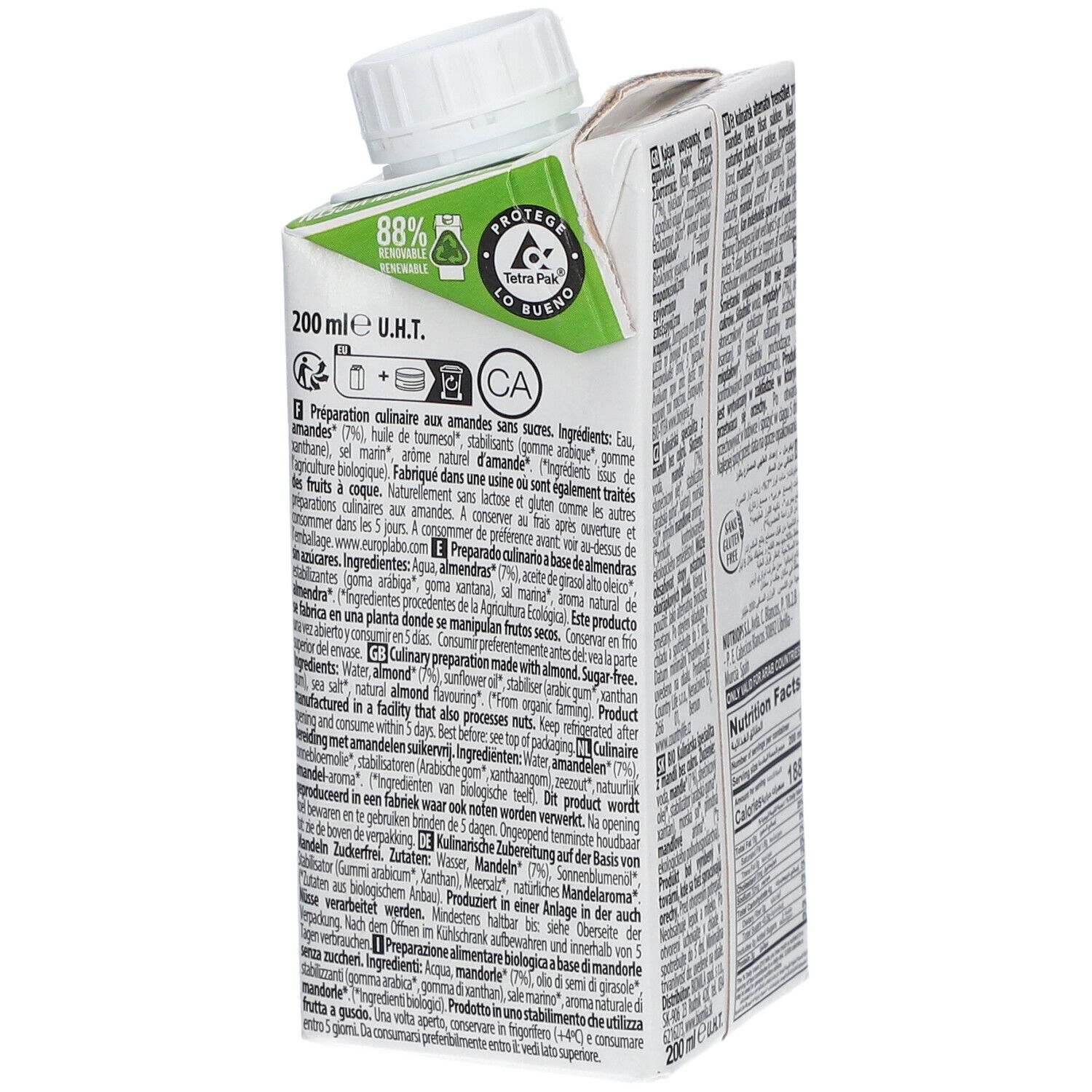 Vue en biais de la brique Tetra Pak. Ecomil Cuisine. Texte multilingue. 88% papier. Logo Tetra Pak.