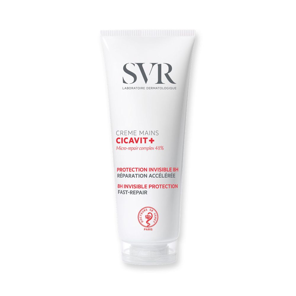Witte tube SVR CICAVIT+ handcrème. Tekst: Creme Mains, Micro-repair complex 48%, 8H invisible Protection, Fast-Repair.