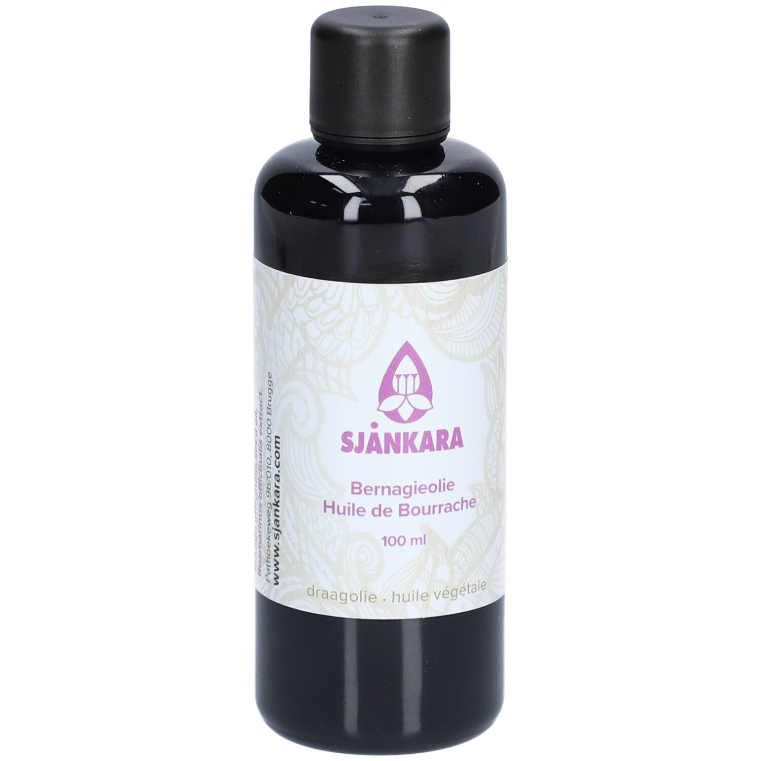 Zwarte fles met zwarte dop. Etiket met naam, logo en tekst. 100 ml.