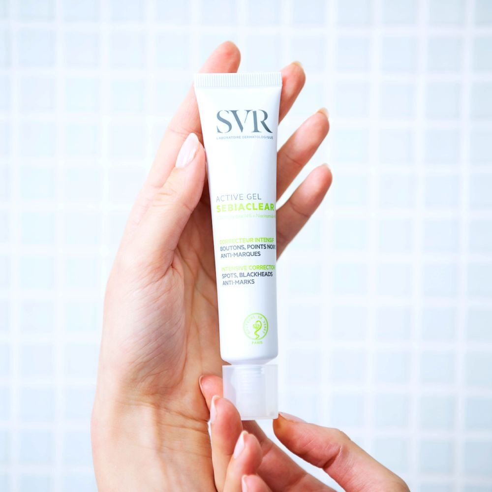 Doos met SVR-logo en SEBIACLEAR. Correctie gel voor onzuivere huid.
