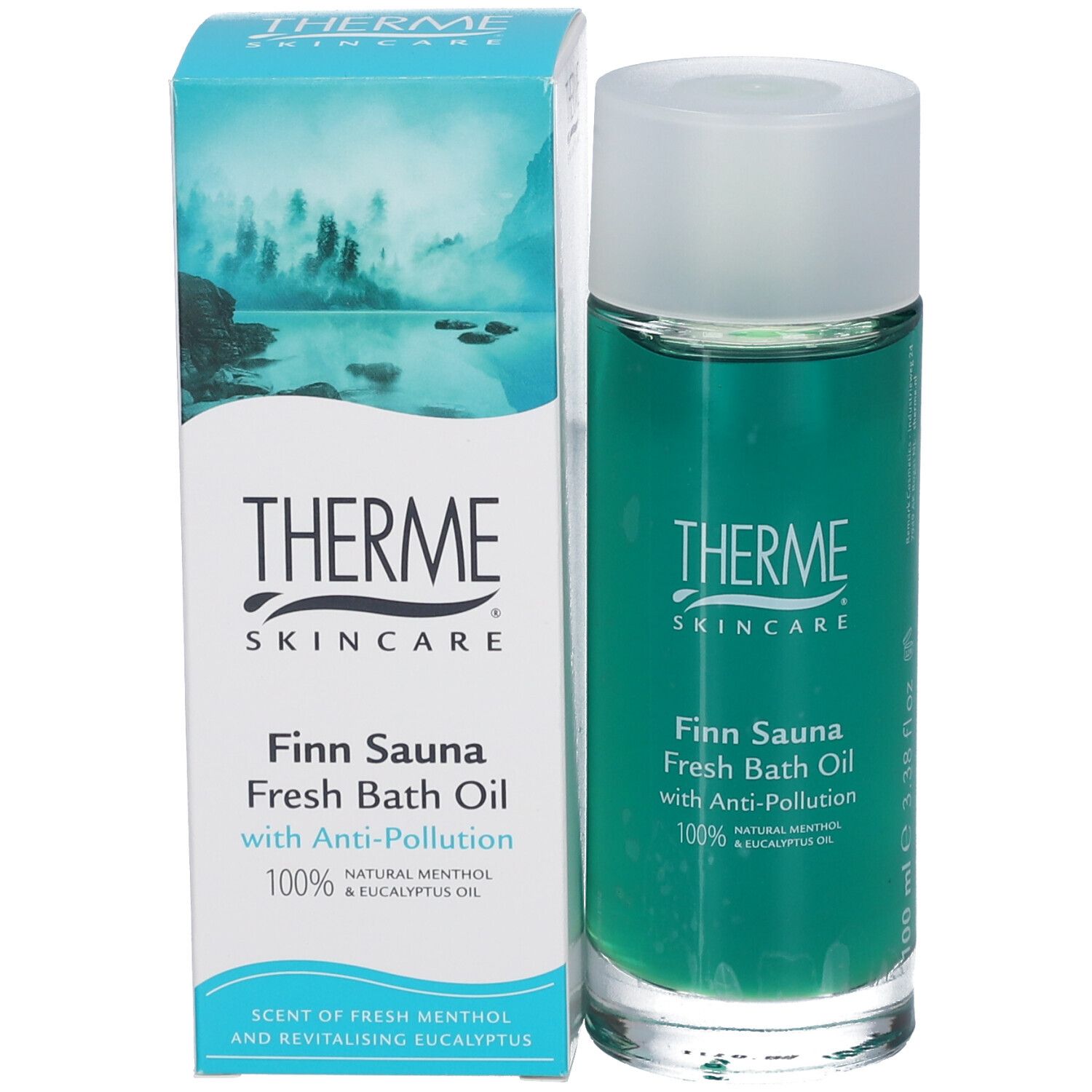 Fles naast verpakking. Verpakking: Therme, Finn Sauna Fresh Bath Oil. Landschap.