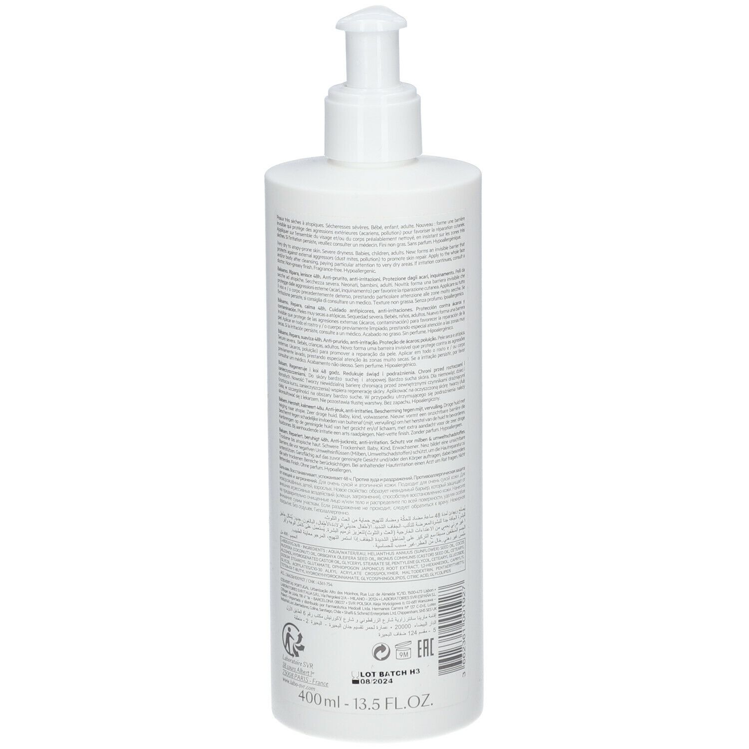 Achterkant van een witte fles met pomp. Tekstinformatie, inclusief ingrediënten en fabrikant.