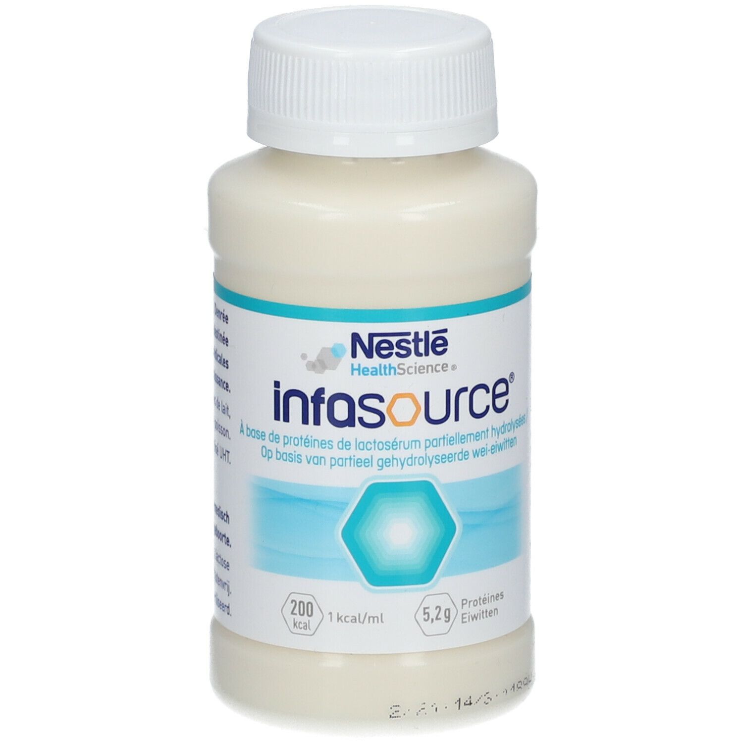Bouteille Nestlé Infasource avec liquide blanc. Inscription: 200 kcal, 1 kcal/ml, 5,2g protéines. Bouchon à vis blanc.