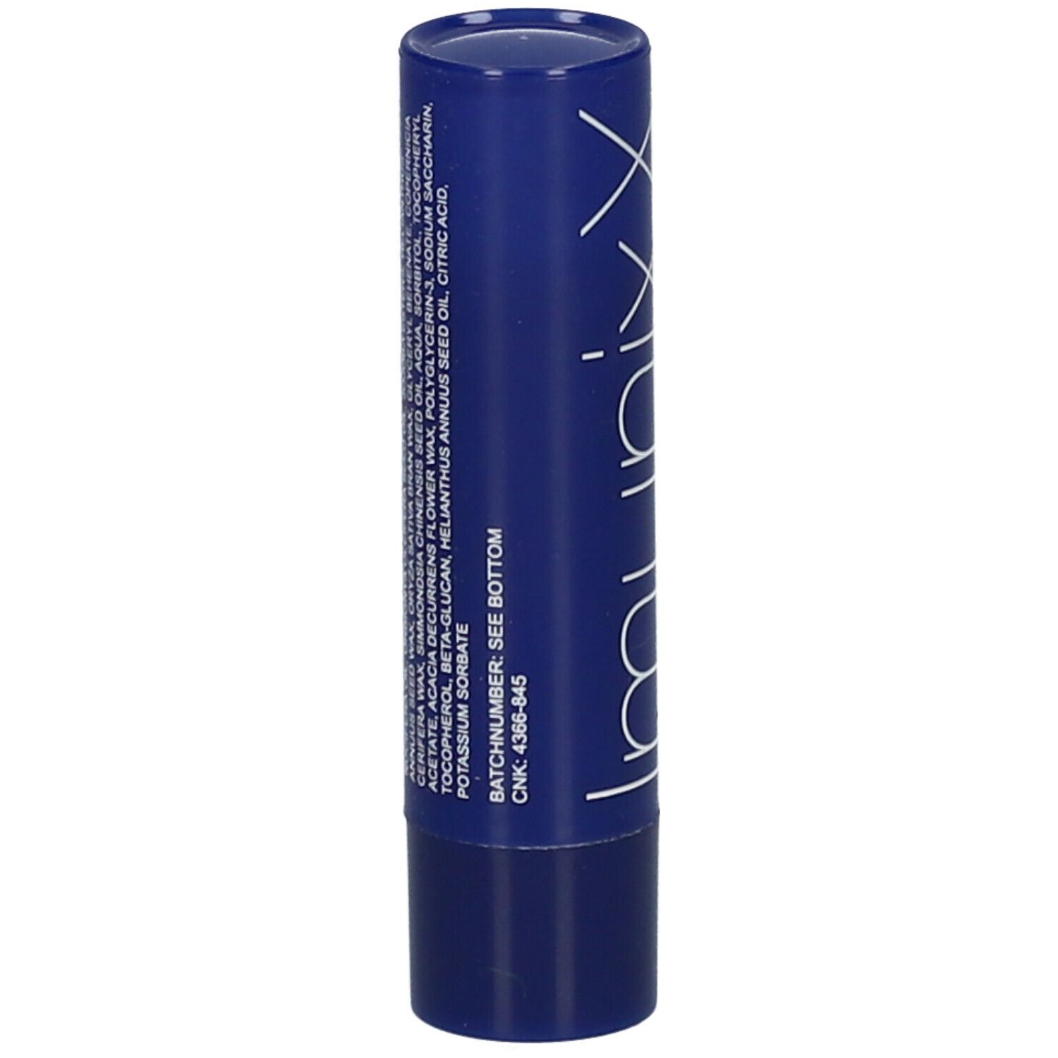 Blauwe lippenbalsem met ingrediëntenlijst en batchnummer. Dop gesloten.