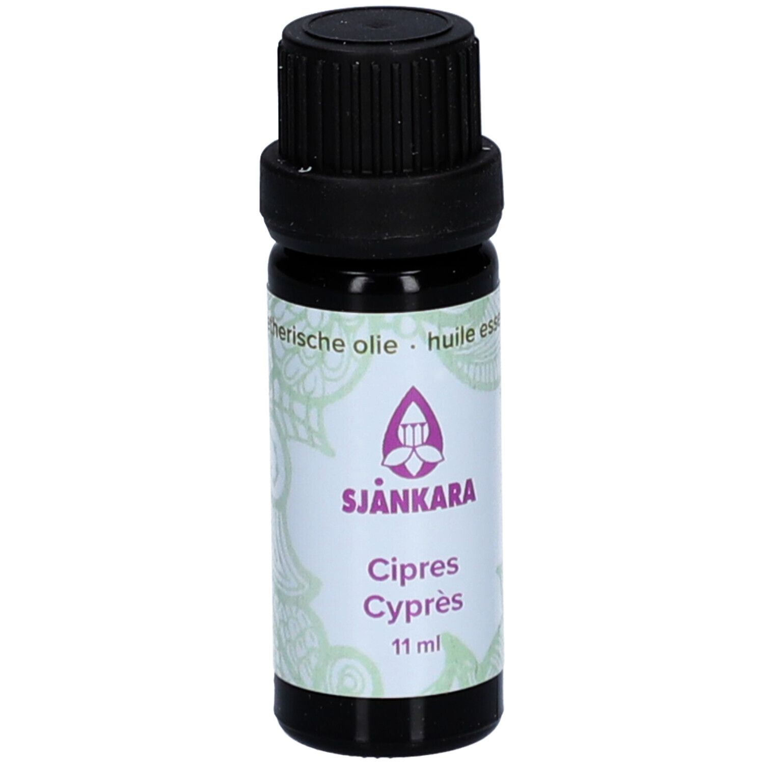 Bruine glazen fles met zwarte dop. Etiket met tekst: SJANKARA, Cipres, Cyprès, 11 ml.