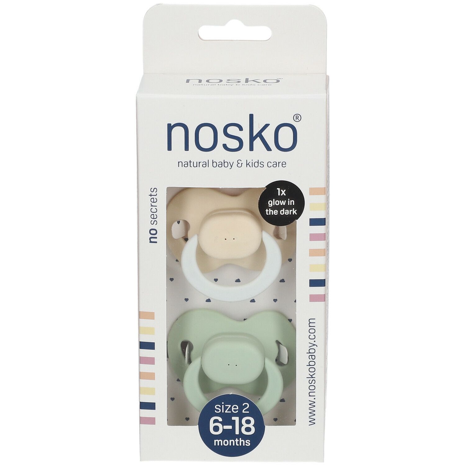 Verpakking met twee fopspenen. Beige en groen. Maat 2, 6-18 maanden. Merk nosko®.