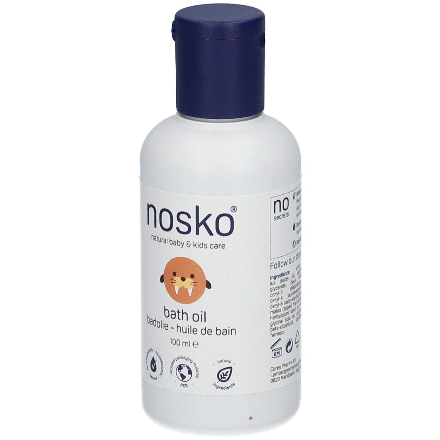 Witte fles met blauwe dop. Opschrift: nosko, badolie, 100 ml. Logo zeehond. Keurmerken: vegan, dermatologisch getest.