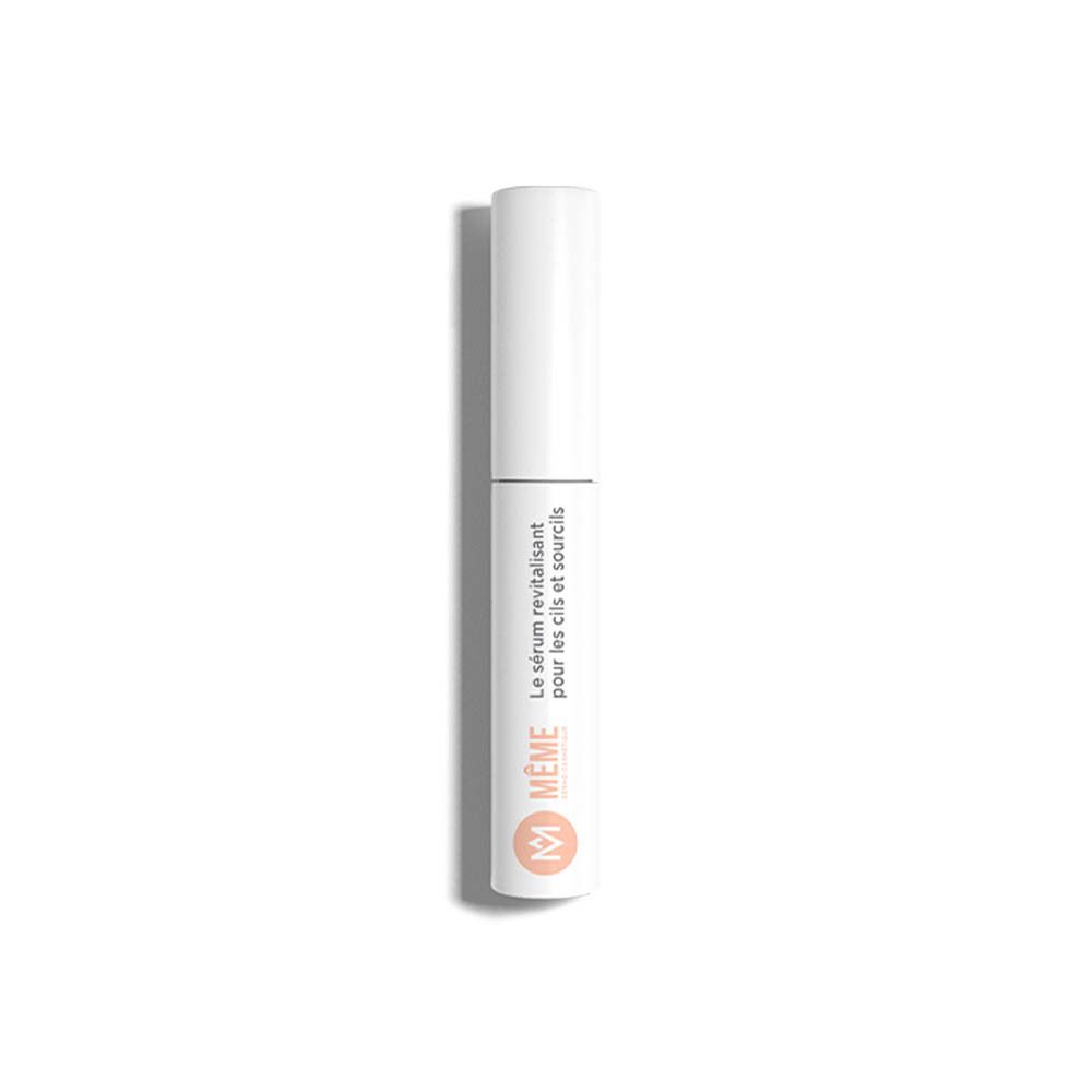 Tube blanc avec texte: Le sérum revitalisant pour les cils et sourcils. Logo MÊME.