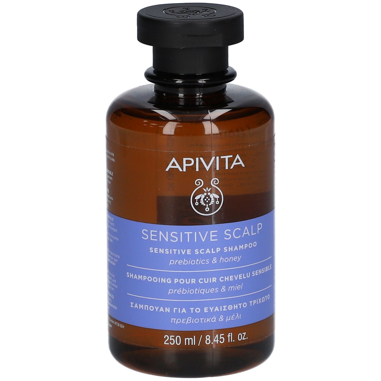 Braune Flasche mit schwarzem Deckel. Aufschrift: APIVITA, Sensitive Scalp Shampoo, 250 ml.