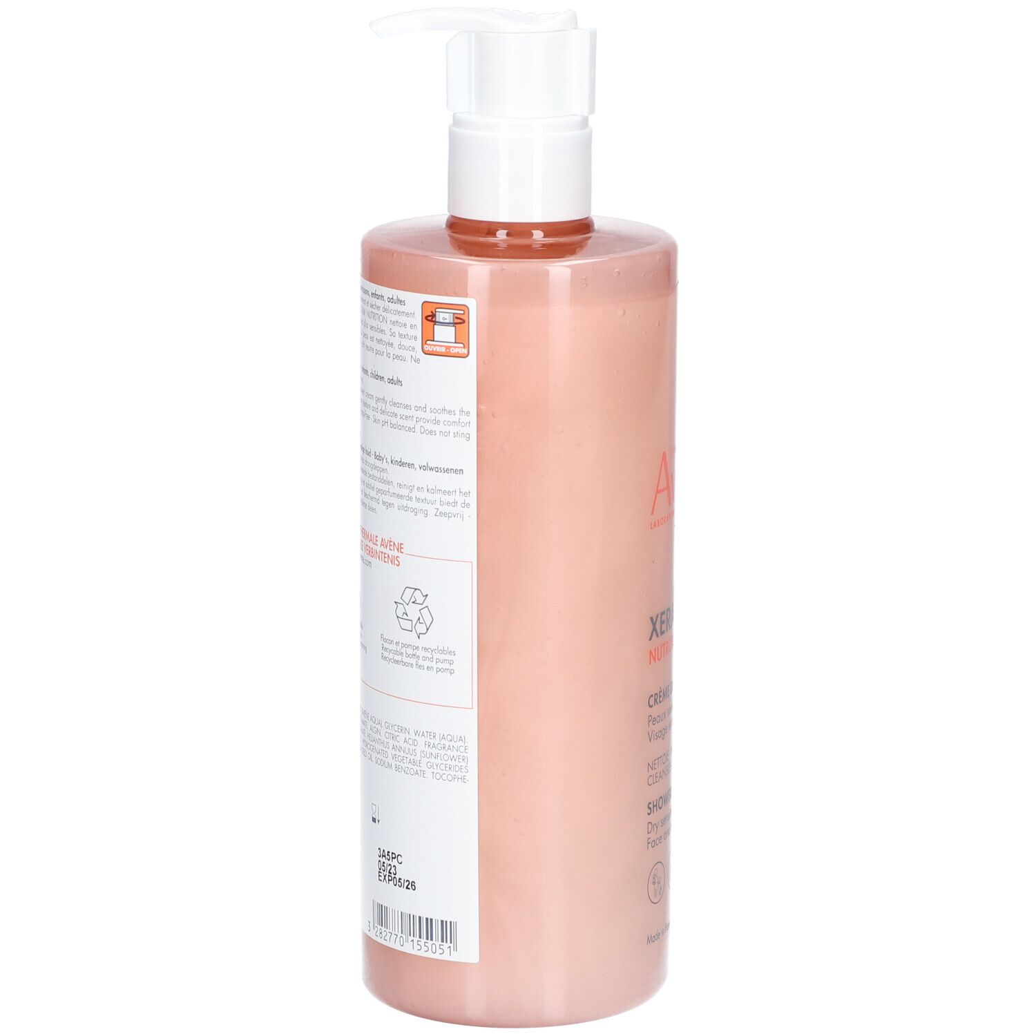 Achterkant van de Avene XeraCalm NUTRITION fles. Tekst en logo's. Recycling symbool, 99% ingrediënten van natuurlijke oorsprong.