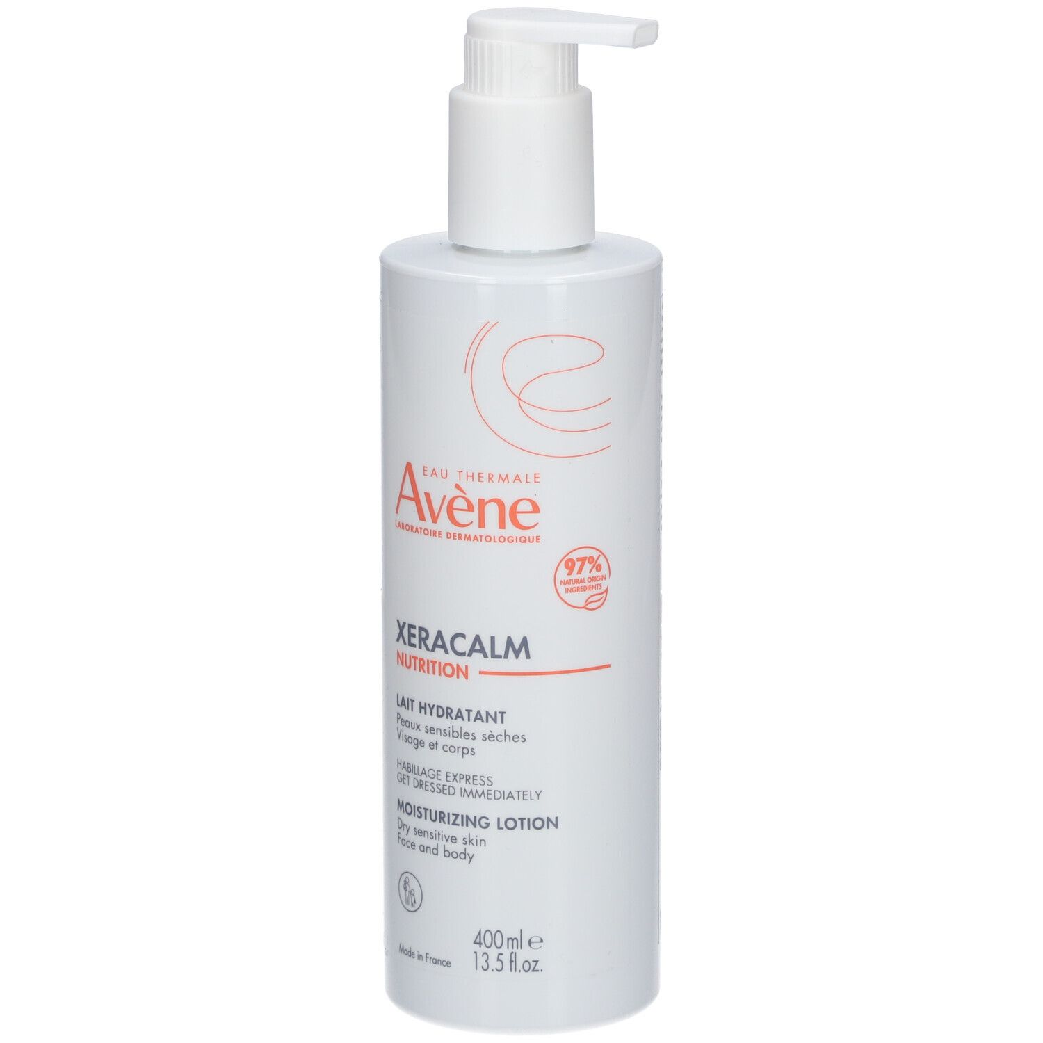 Witte fles met pomp. Opschrift: Avène XeraCalm Nutrition, hydraterende lotion. 400ml.