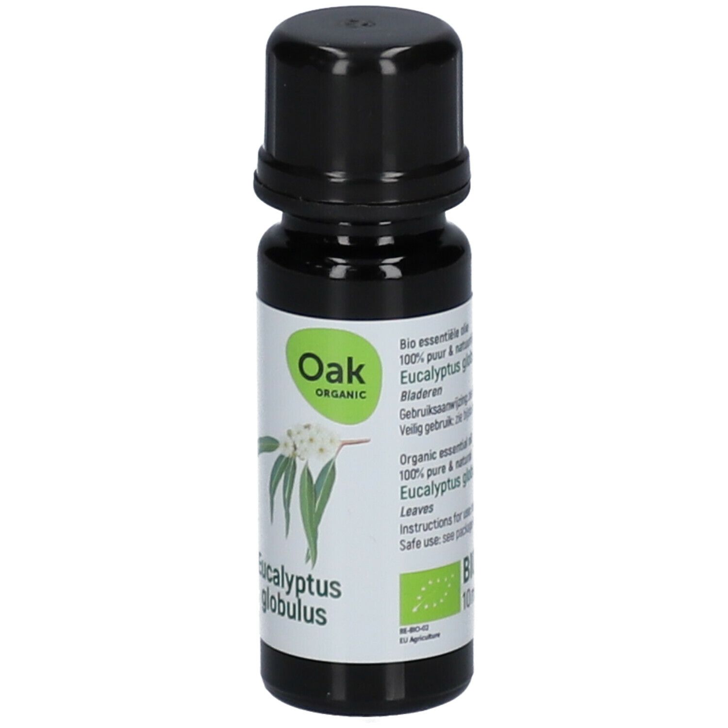 Bruine glazen fles met zwarte dop. Etiket met eucalyptus illustratie en tekst: Eucalyptus globulus, Oak Organic. Bio-keurmerk.