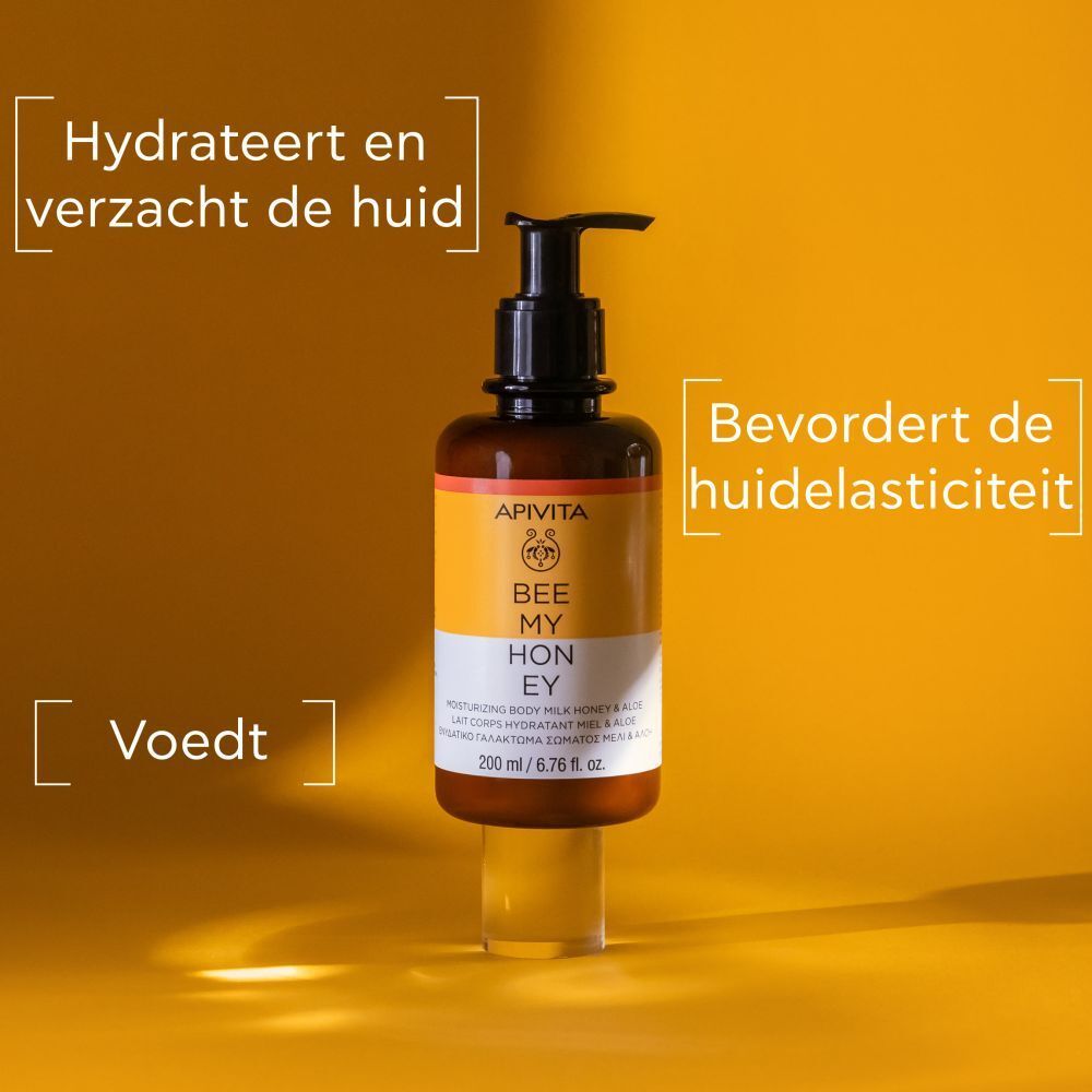 Product op gele achtergrond. Teksten: Hydrateert, verzacht, elasticiteit.