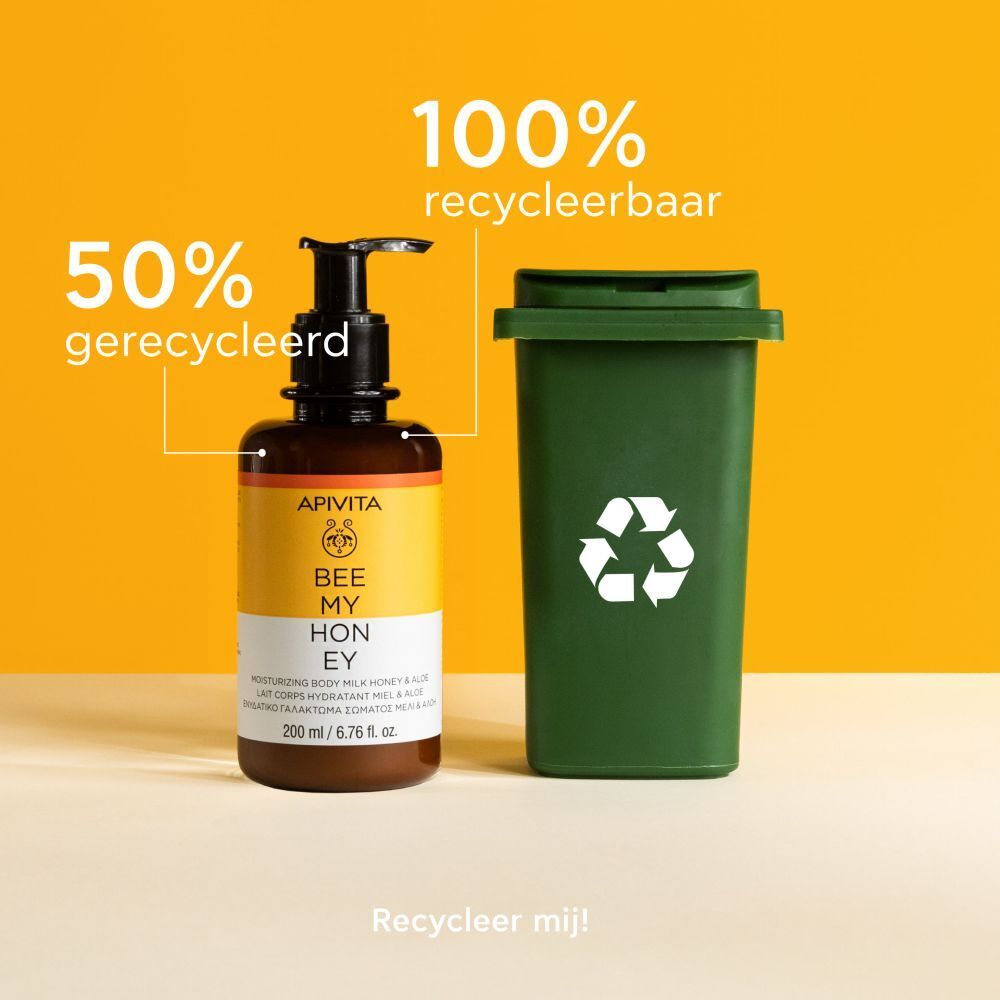 Product naast vuilnisbak. 50% gerecycled, 100% recyclebaar. Recycle symbool.