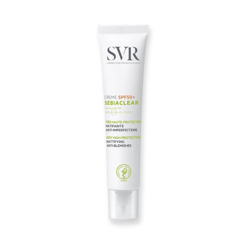 Witte tube met SVR-logo en productnaam. Crème SPF50+ SEBIACLEAR. Groene accenten. Transparante dop.