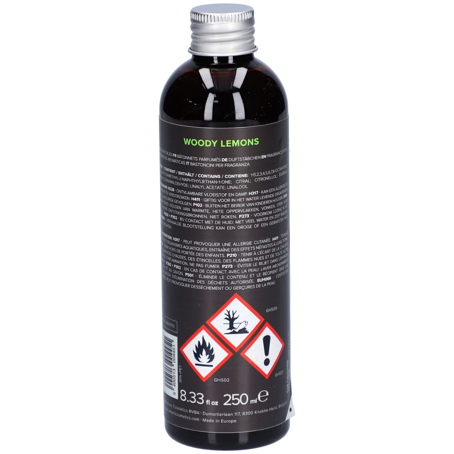 Braune Glasflasche mit silbernem Deckel. Schwarzes Etikett mit Text, Gefahrensymbolen und Volumenangabe: 250 ml.