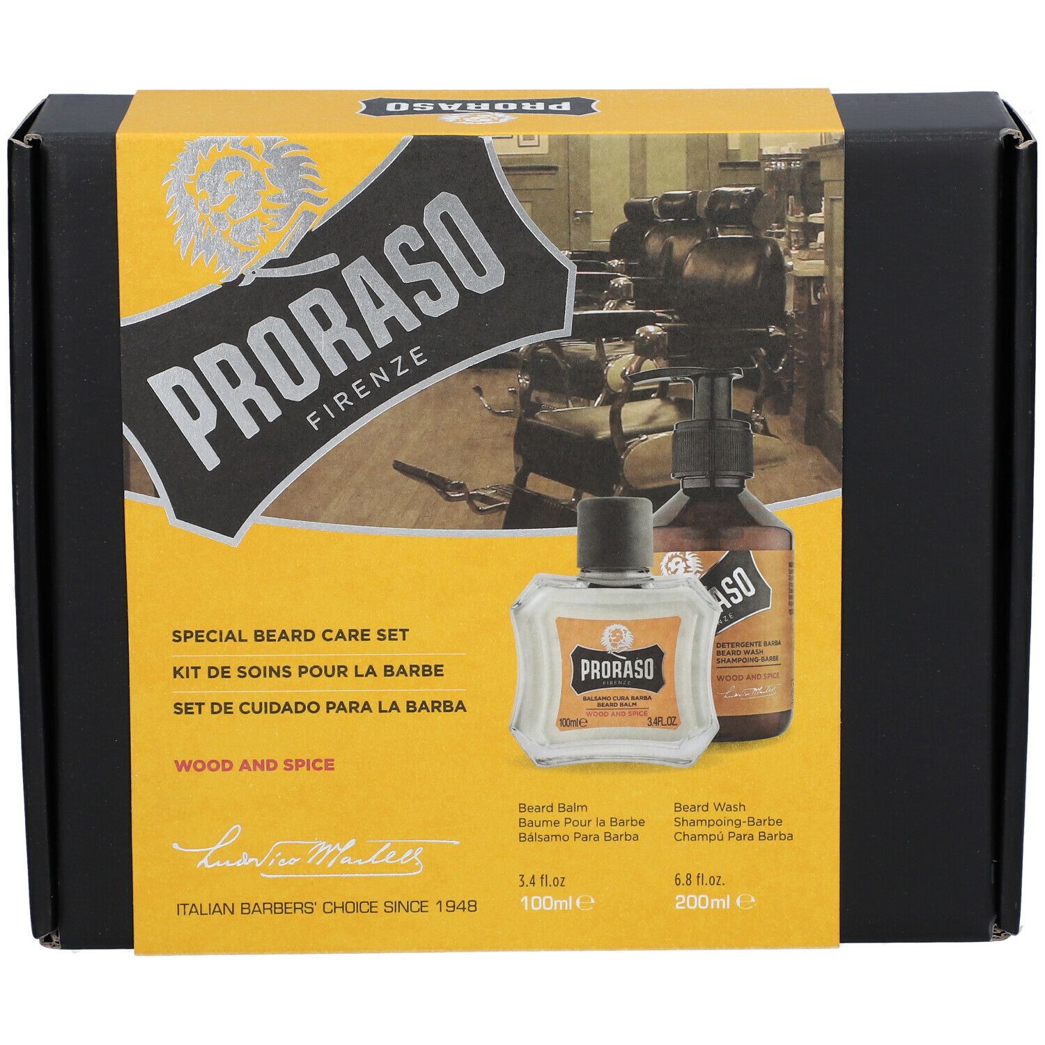 Geschenkverpakking met Proraso logo en producten. Bevat baardbalsem en shampoo. Tekst: Wood and Spice. Inhoud zichtbaar.