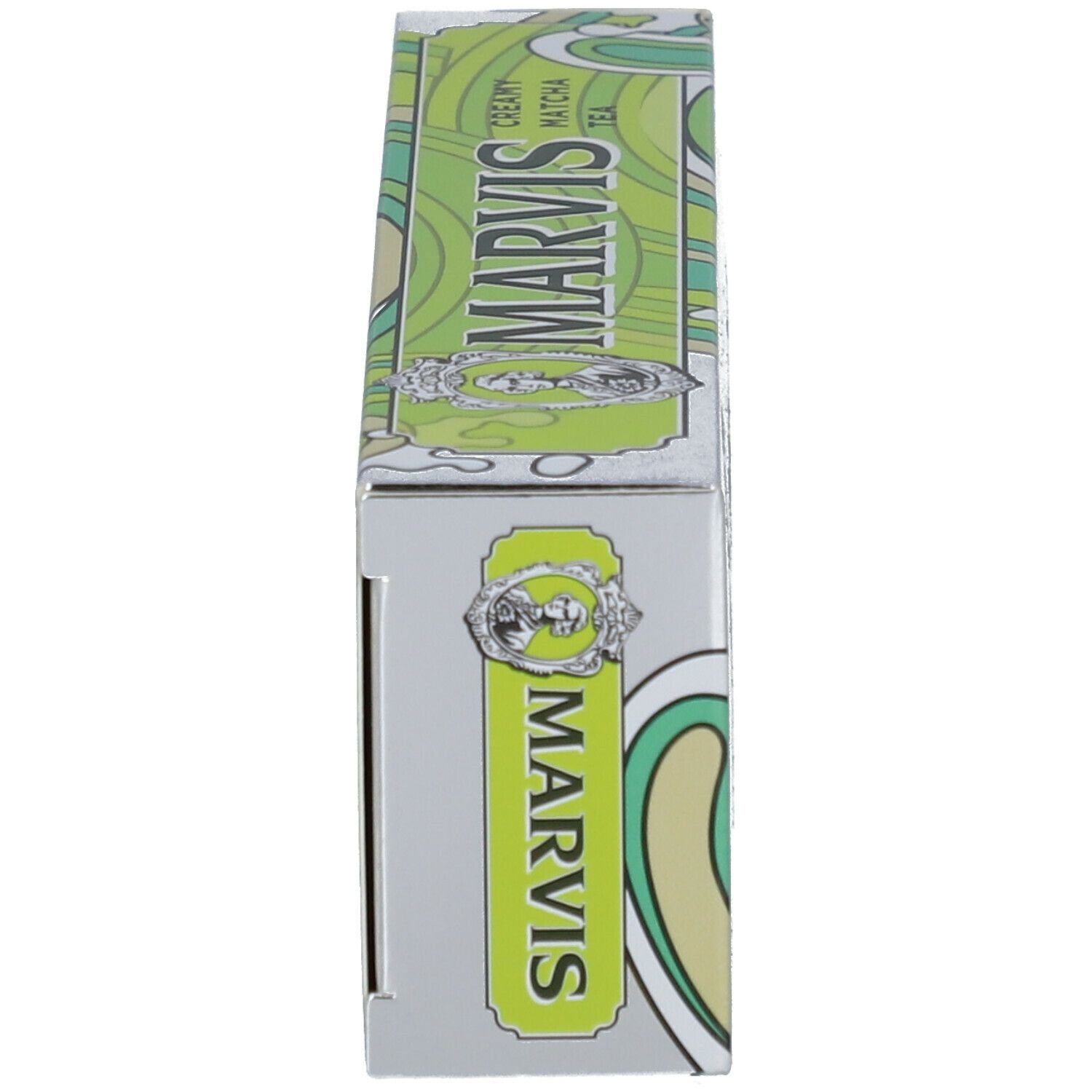 Zijaanzicht van de doos. MARVIS, Creamy Matcha Tea. Groen ontwerp, zilveren achtergrond.
