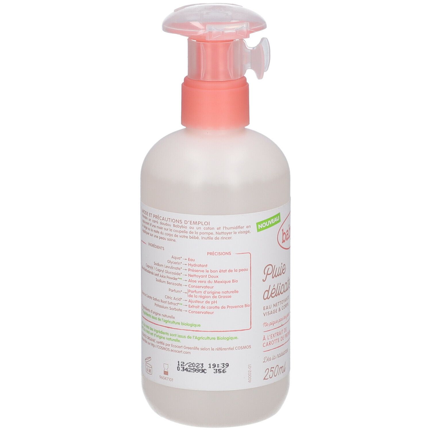 Achterkant van de reinigingswaterfles. Roze-witte verpakking met tekst en ingrediënten. Biologische certificering.