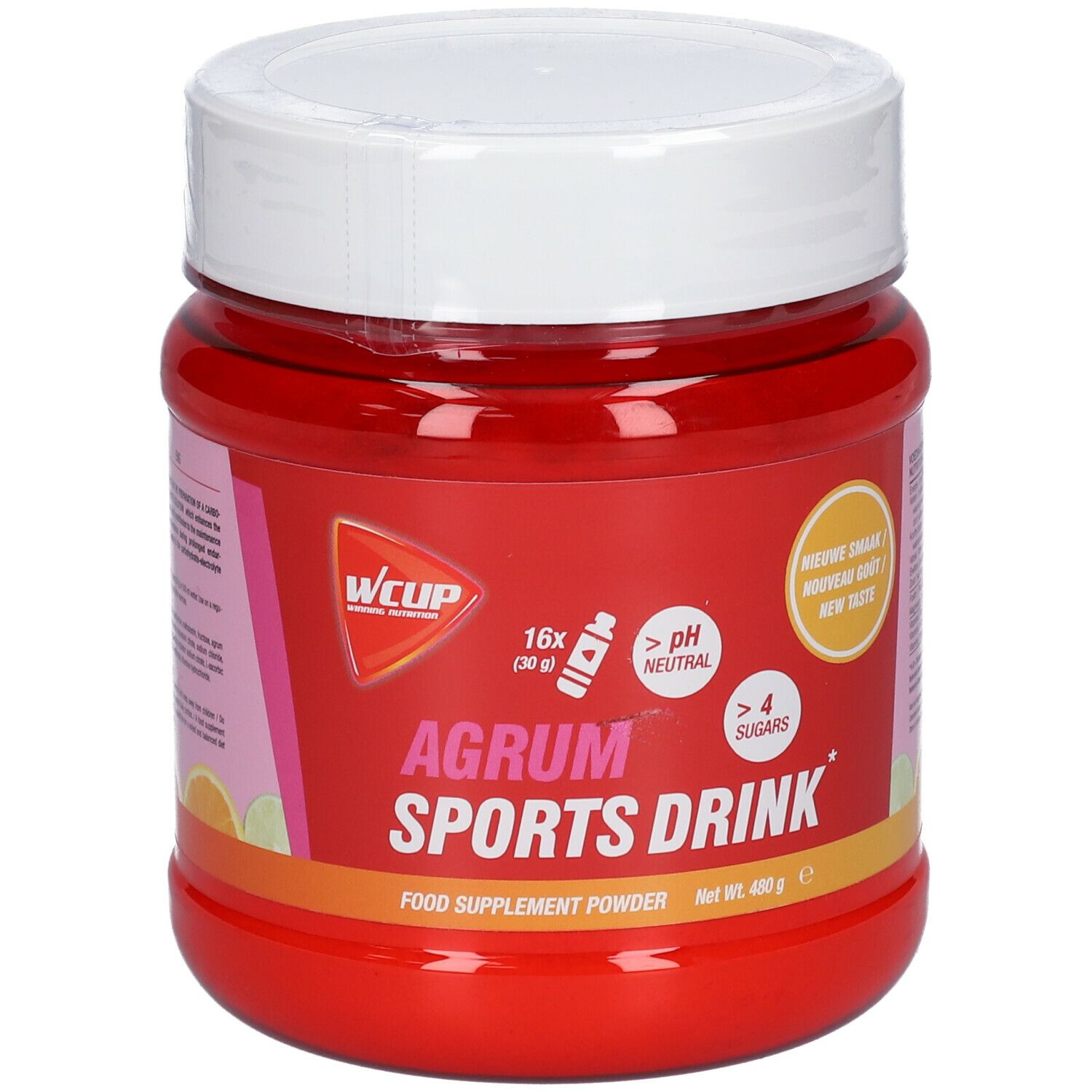 Rode pot met witte deksel. Opschrift: WCUP, AGRUM SPORTS DRINK. Bevat 16 porties, pH neutraal, meer dan 4 suikers. Netto 480 g.