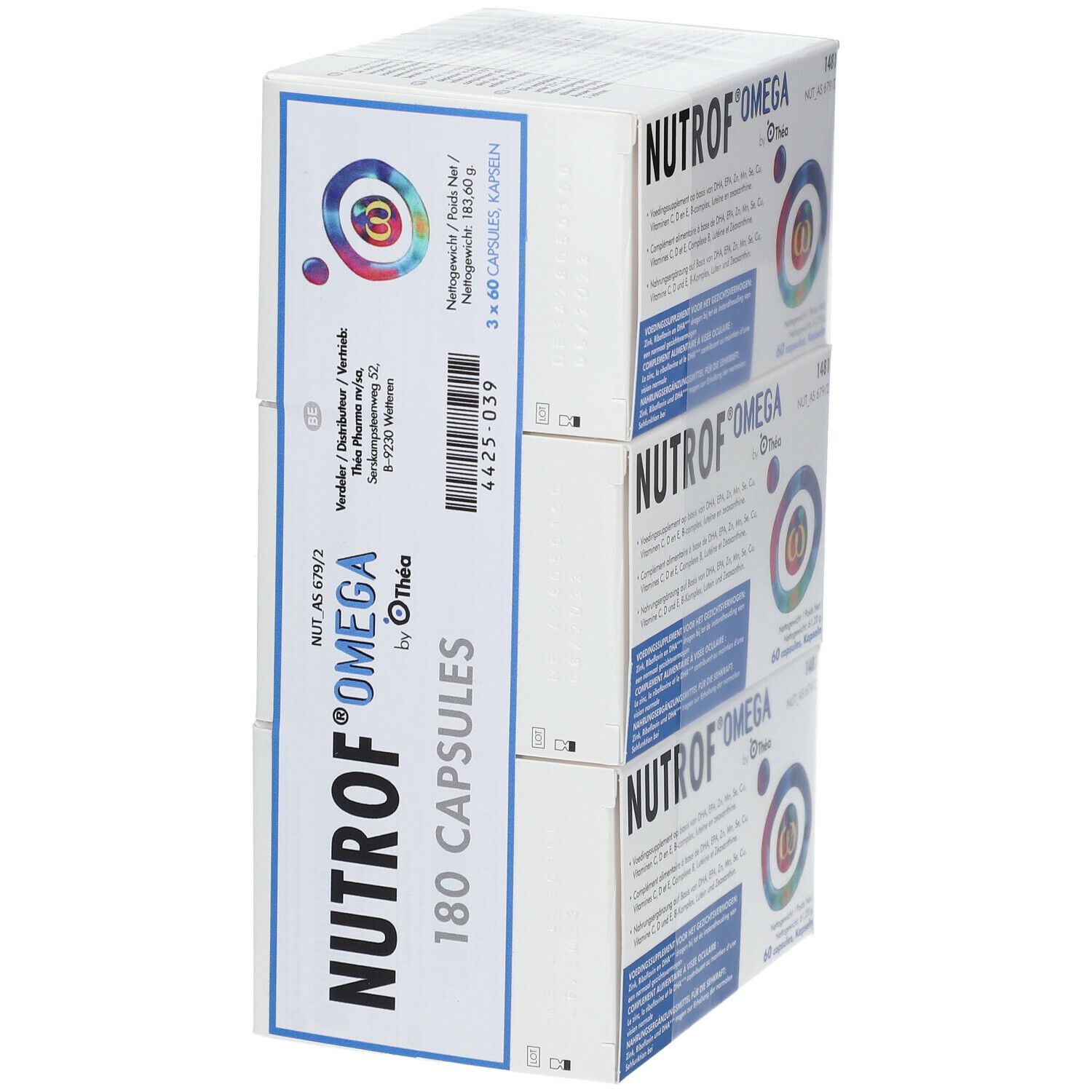 Trois boîtes de Nutrof Omega empilées. Le nom du produit et la quantité (180 gélules) sont indiqués sur le devant.