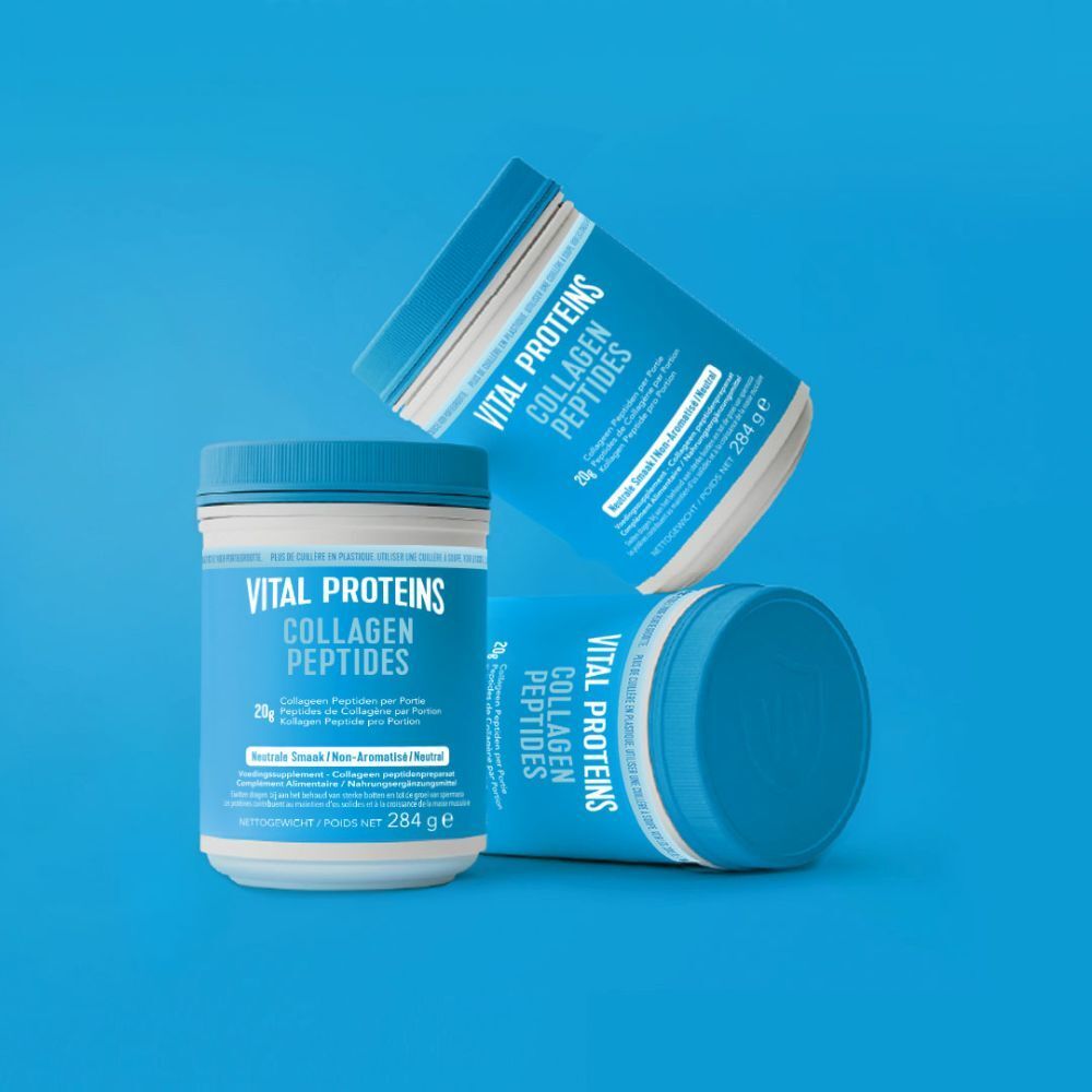Drie potten VITAL PROTEINS Collageen Peptides, blauw. Productverpakking.