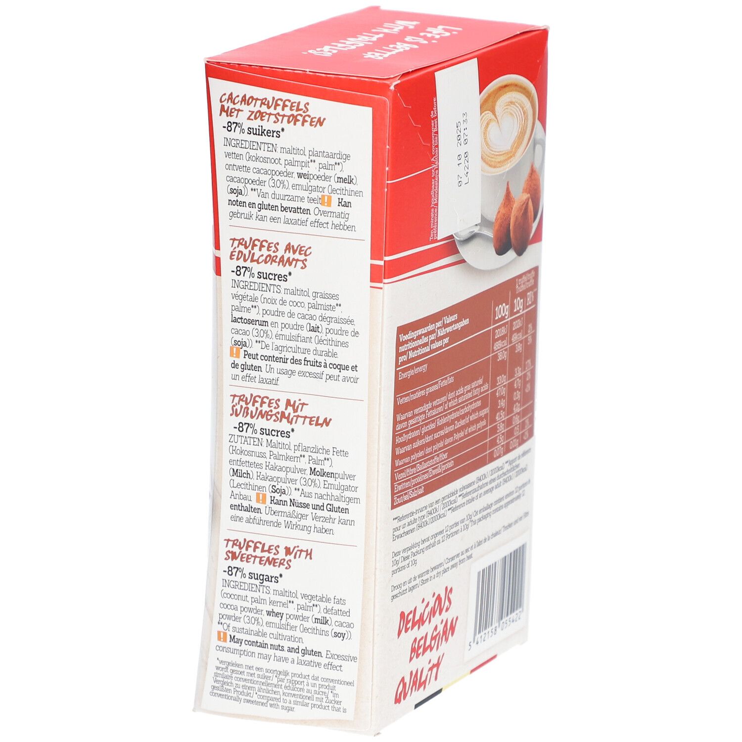 Seite der Trüffel-Verpackung. Zutatenliste. Abbildung: Trüffel, Kaffeetasse. Text auf Deutsch, Französisch, Niederländisch. Delicious Belgian Quality.