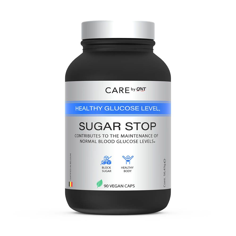 Donkere fles met zilveren dop. Etiket met tekst: Sugar Stop, 90 vegan capsules. Merk: CARE by QNT.