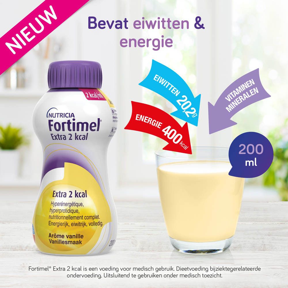 Fles Fortimel Extra 2 Kcal en glas. Bevat eiwitten en energie. 20,2g eiwitten, 400kcal energie.