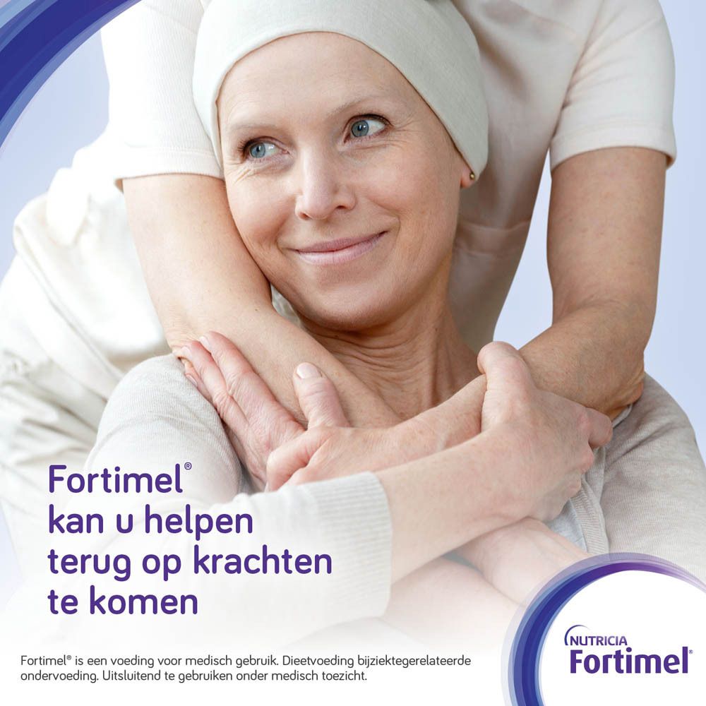 Vrouw omarmd. Tekst: Fortimel kan u helpen terug op krachten te komen.