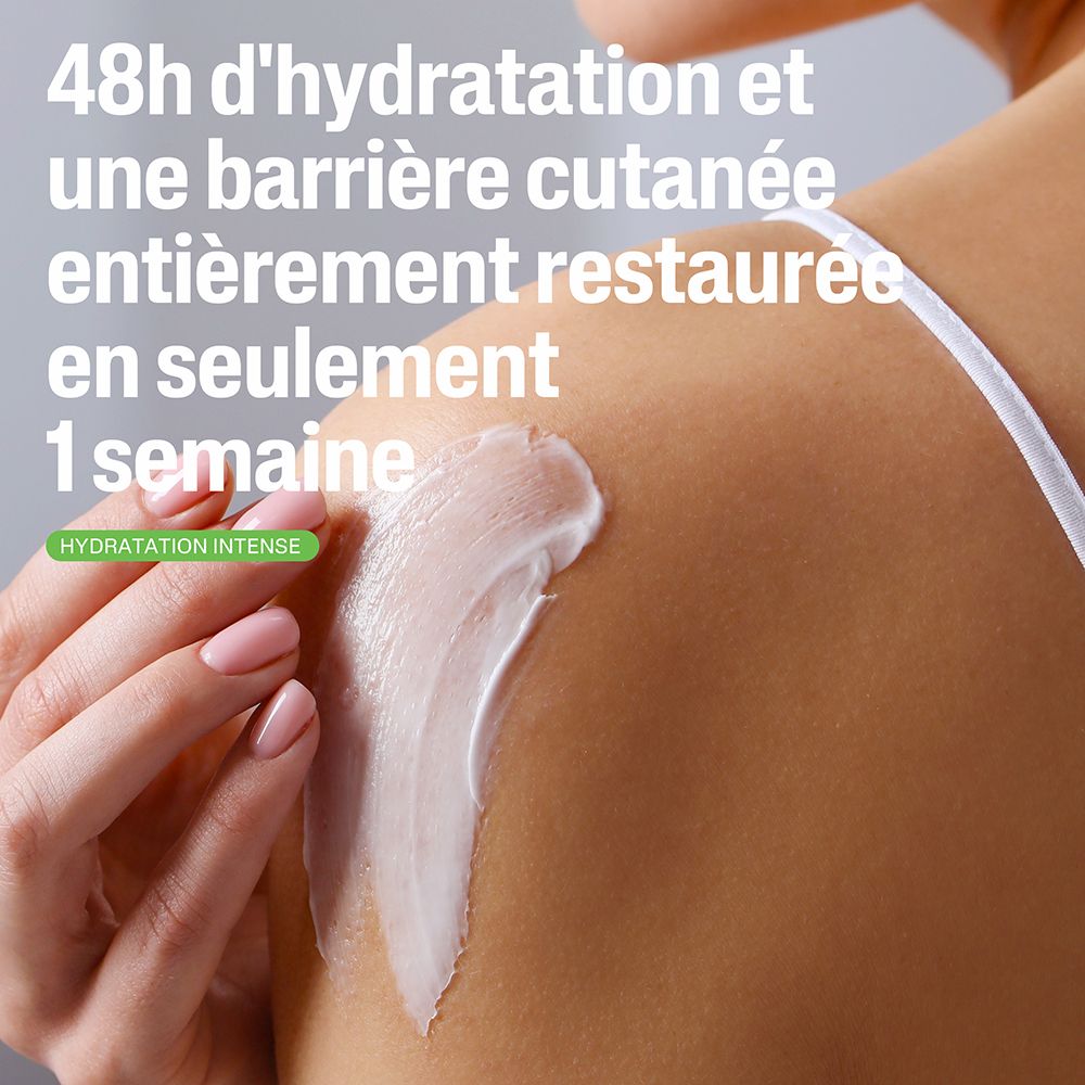 Bras de femme avec crème. Texte : 48h d'hydratation et une barrière cutanée entièrement restaurée en 1 semaine.