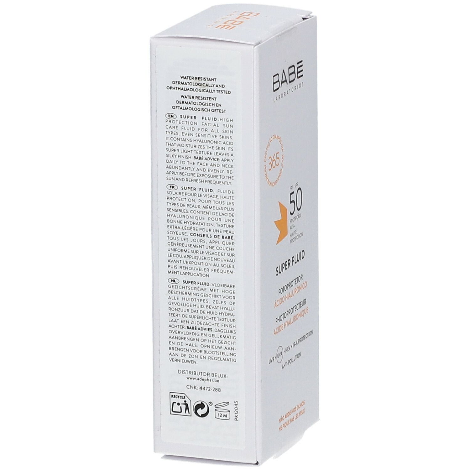 Witte verpakking met tekst. Bevat informatie over het product, inclusief ingrediënten en gebruiksaanwijzingen. Merk: BABÉ.
