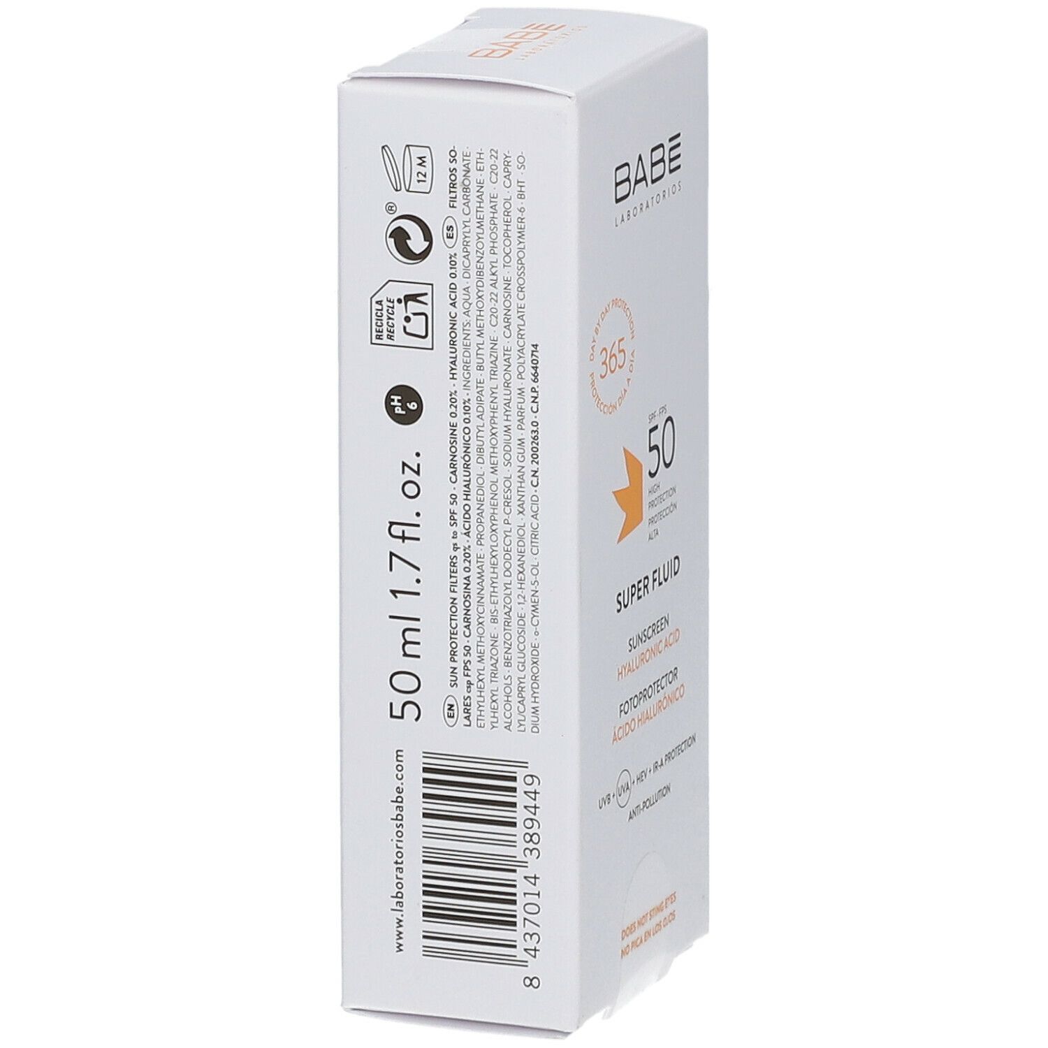 Witte verpakking met productinformatie. Opschrift: BABÉ, Super Fluid SPF50, 50 ml. Bevat ingrediënten en fabrikanteninformatie.
