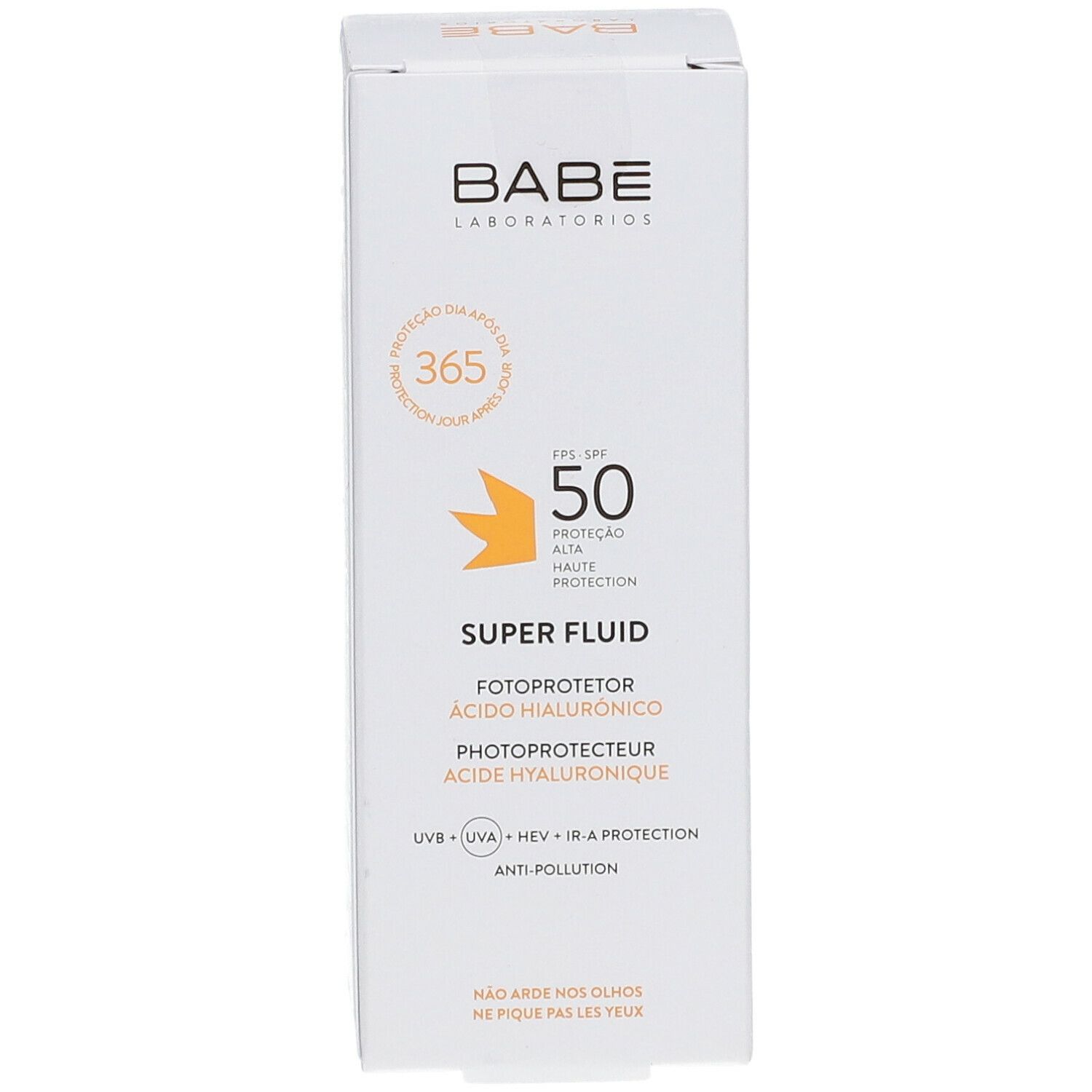 Witte verpakking met productinformatie. Opschrift: BABÉ, Super Fluid SPF50, 50 ml. Met zonbescherming- en anti-vervuilingssymbolen.