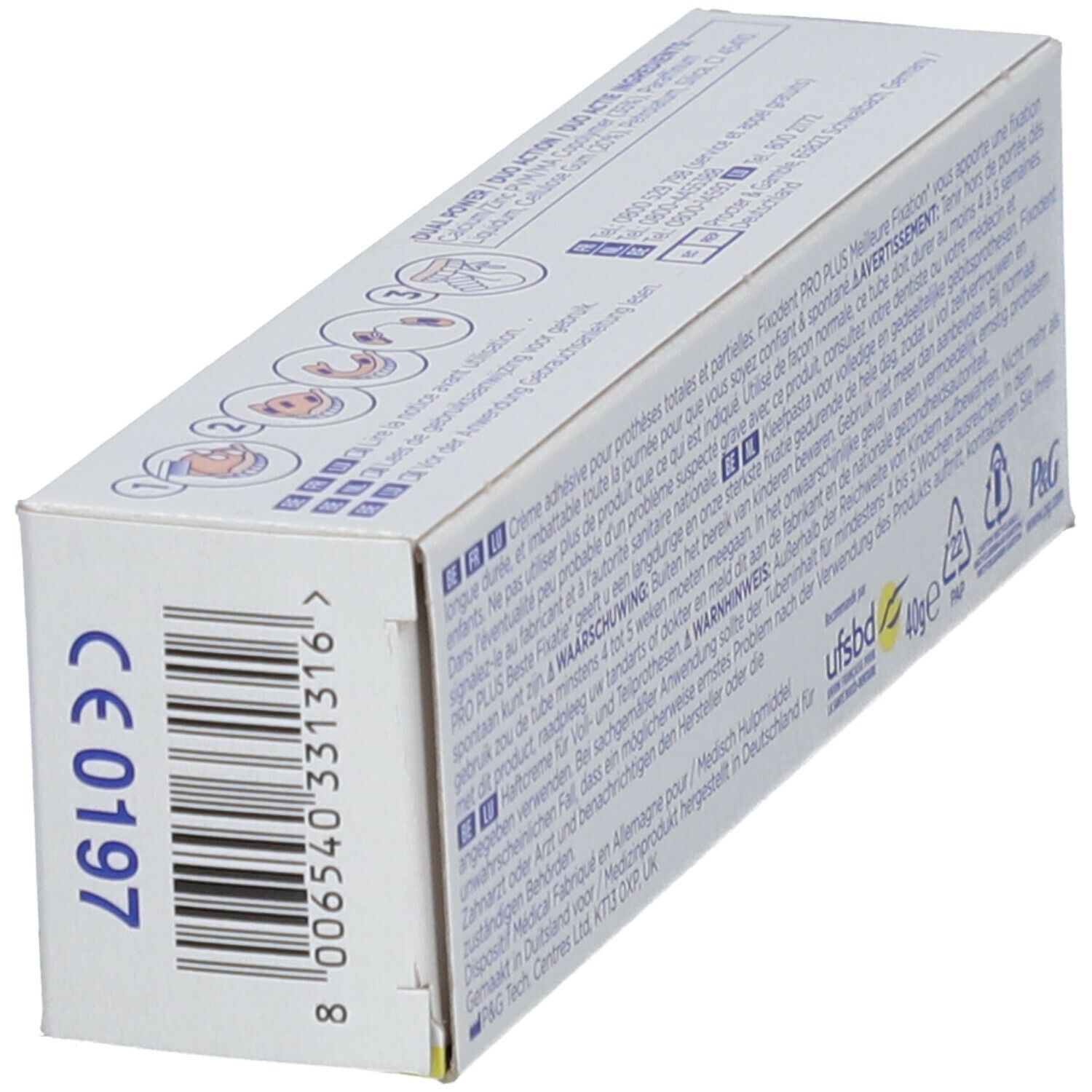 Fixodent Pro Plus verpakking, schuin. Streepjescode, CE-markering. Meertalige tekst.